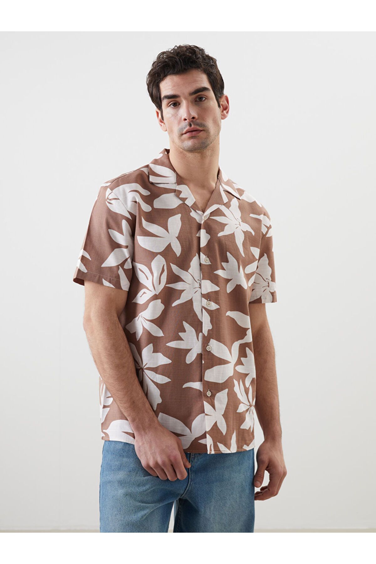 LC Waikiki Regular Fit Kısa Kollu Desenli Erkek Gömlek