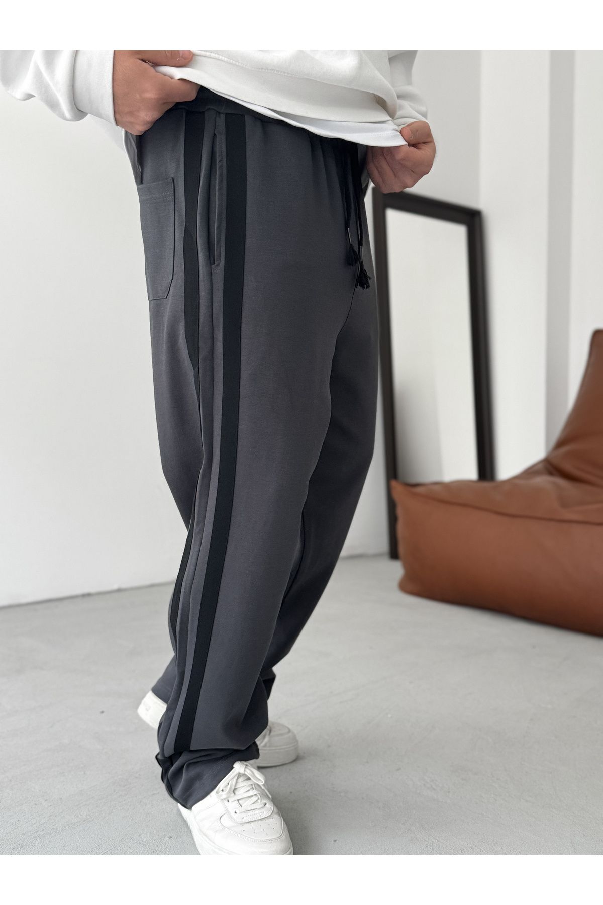 BYBASICMAN-Smoked Double Stripe Pipe Leg Sweatpants Res-5133 5