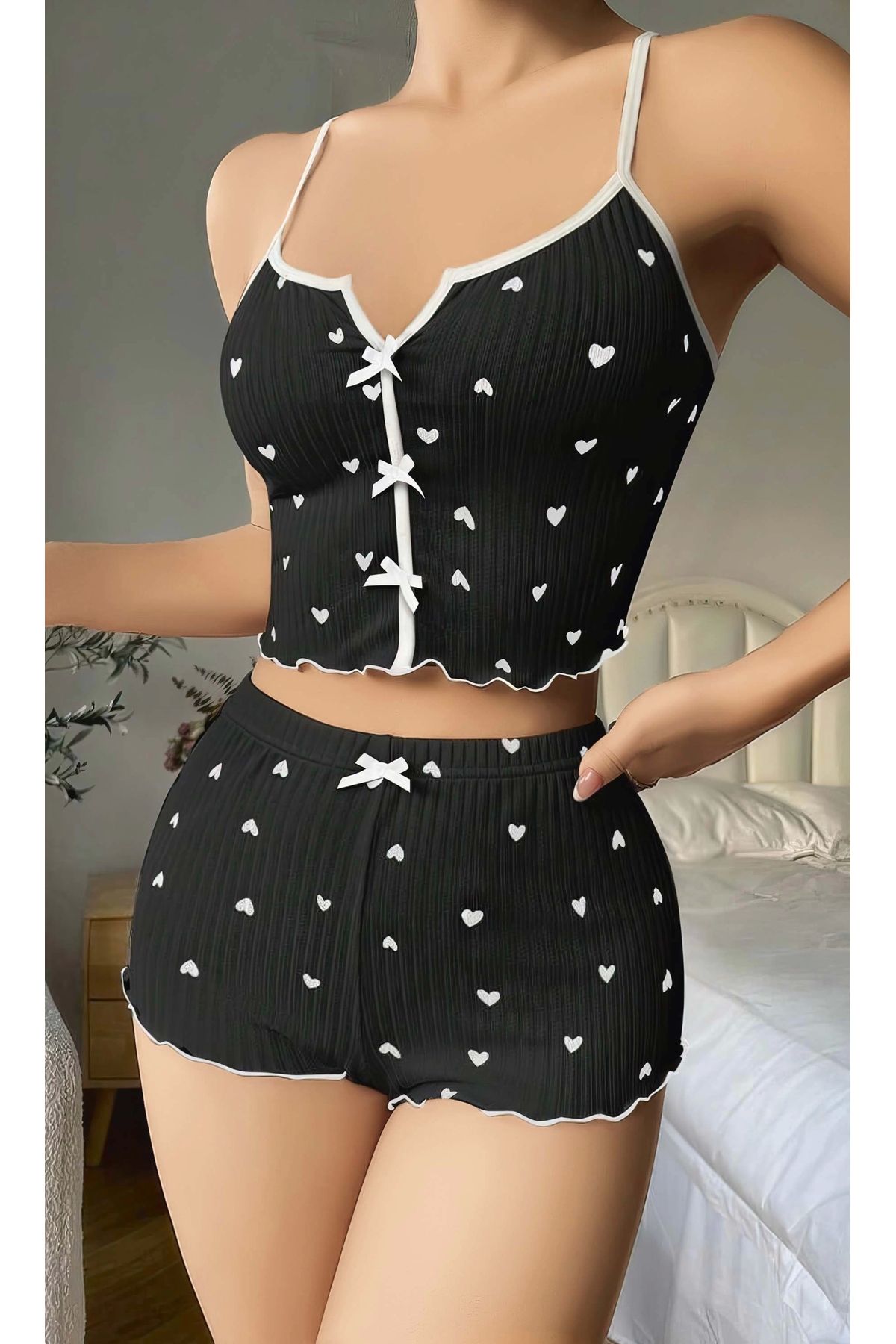 FTT SHOPPING MARKET Kadın Siyah Kalp Desenli Askılı Şortlu Pijama Takım