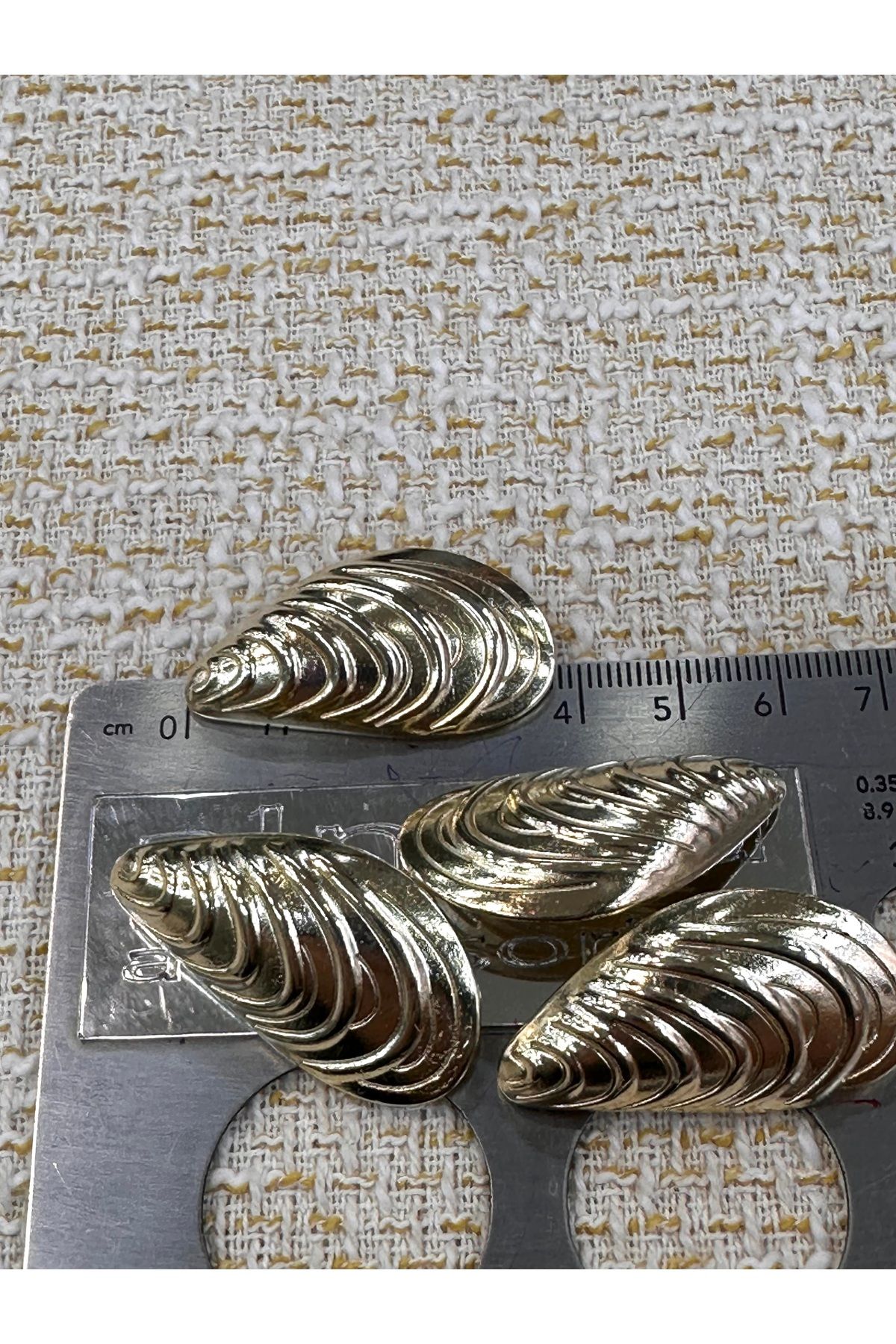 ODDA TASARIM ATÖLYESİ-Set of Large Buttons with Mussel Shell Model Gold Color 4