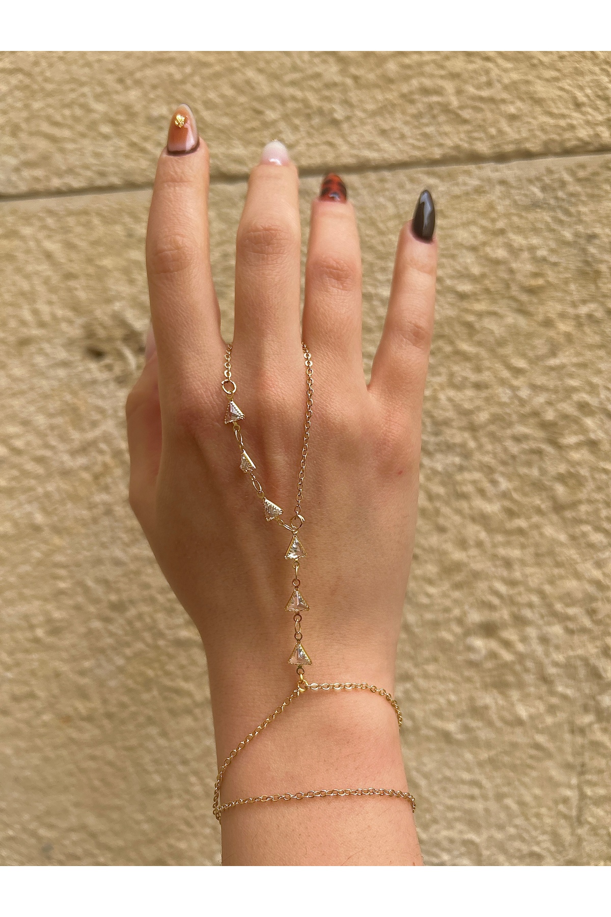 pop up store  14k Altın Kaplama Üçgen Model Taşlı Şahmeran / El Aksesuarı - Görsel 3