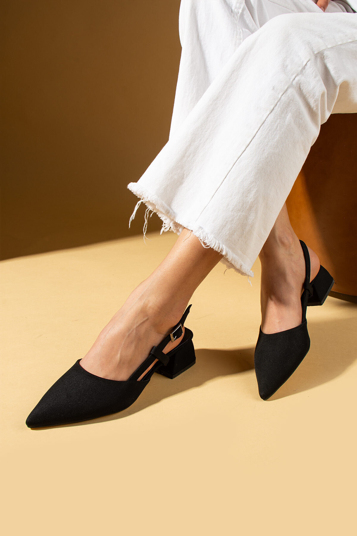 Pembe Potin-Pantofi de damă cu toc mic din satin negru stil elegant 2