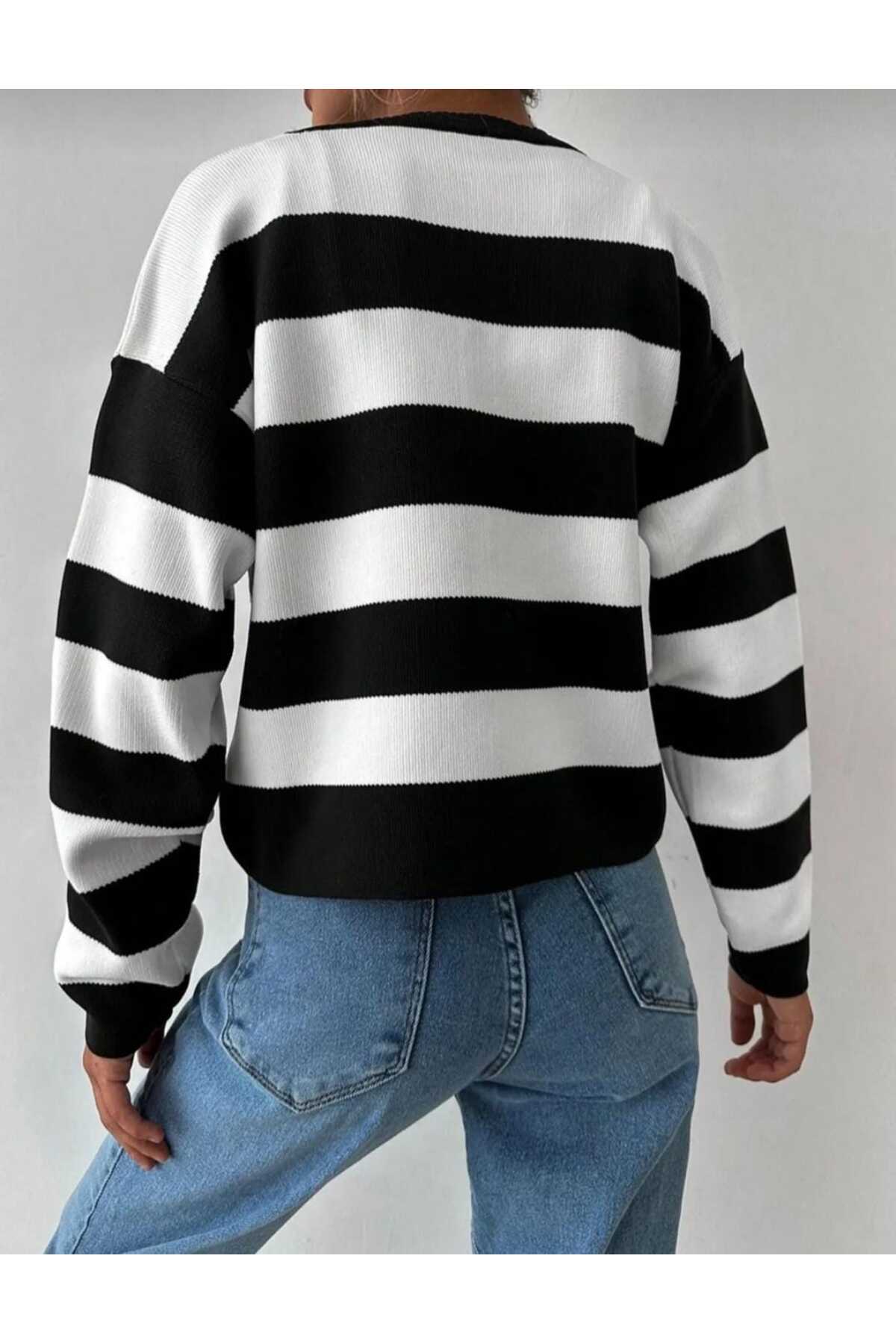 KOZİA OUTDOORS  malkoçbey Siyah triko Şeritli crop Hırka - Görsel 3