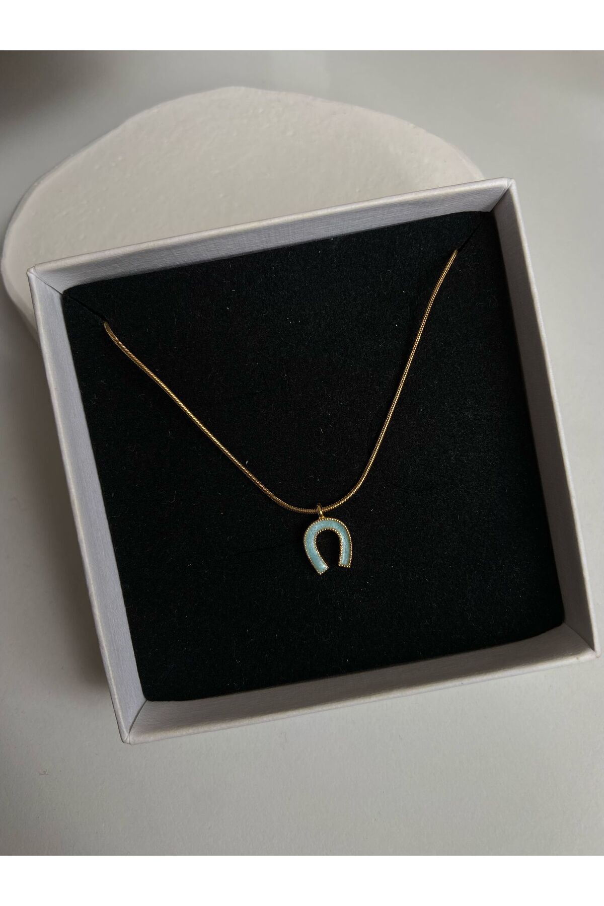 Mavi Nal Charm Yılan Zincir Altın Kaplama Gold Kadın Kolye (45 cm) – Sevgililer Günü Özel - Detay Görseli 3