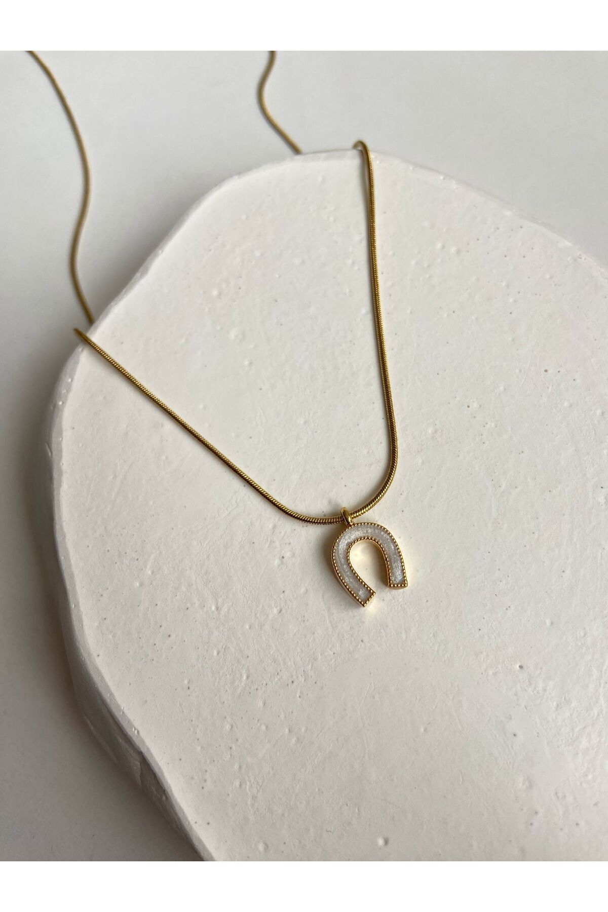 Sedefli Nal Charm Yılan Zincir 45 Cm Altın Kaplama Gold Kadın Kolye – Sevgililer Günü Özel - Detay Görseli 2