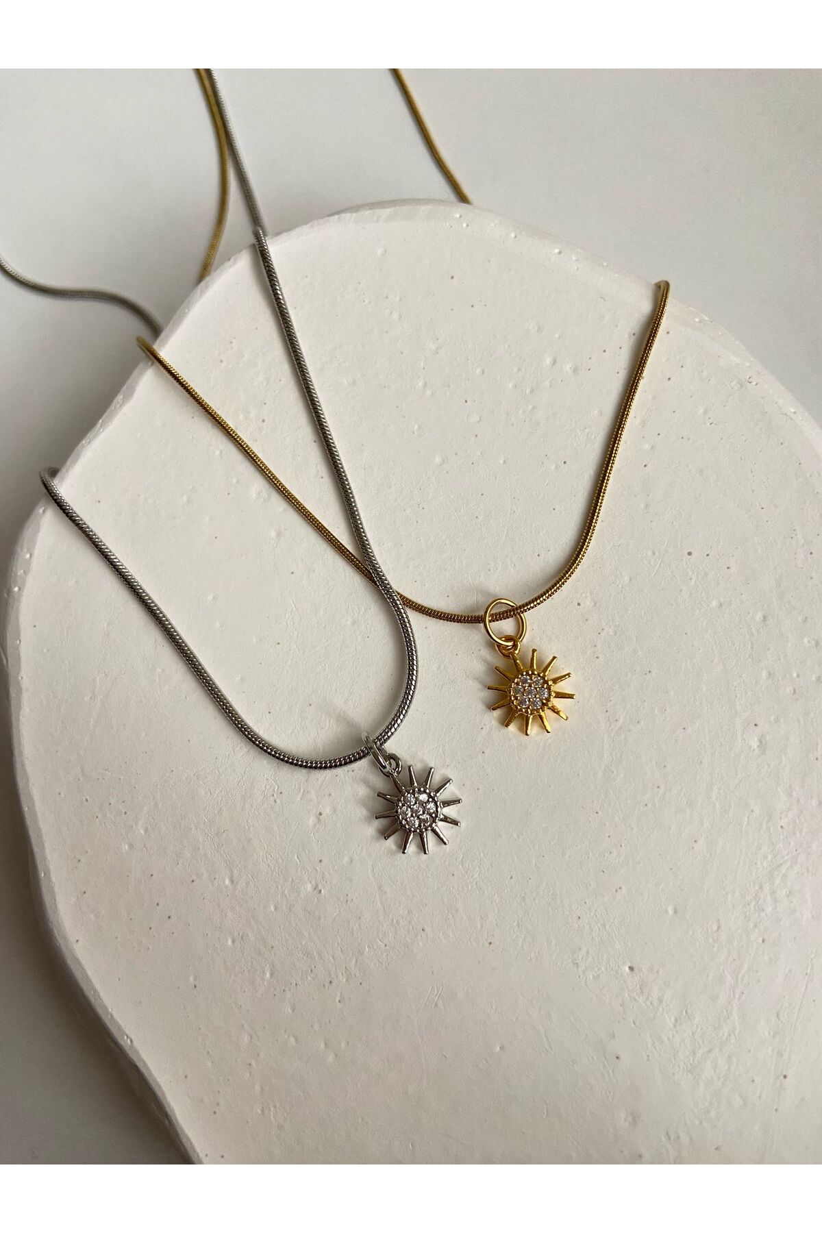 Taşlı Güneş Charm Yılan Zincir 45 Cm Altın Kaplama Gold Kolye - Detay Görseli 1