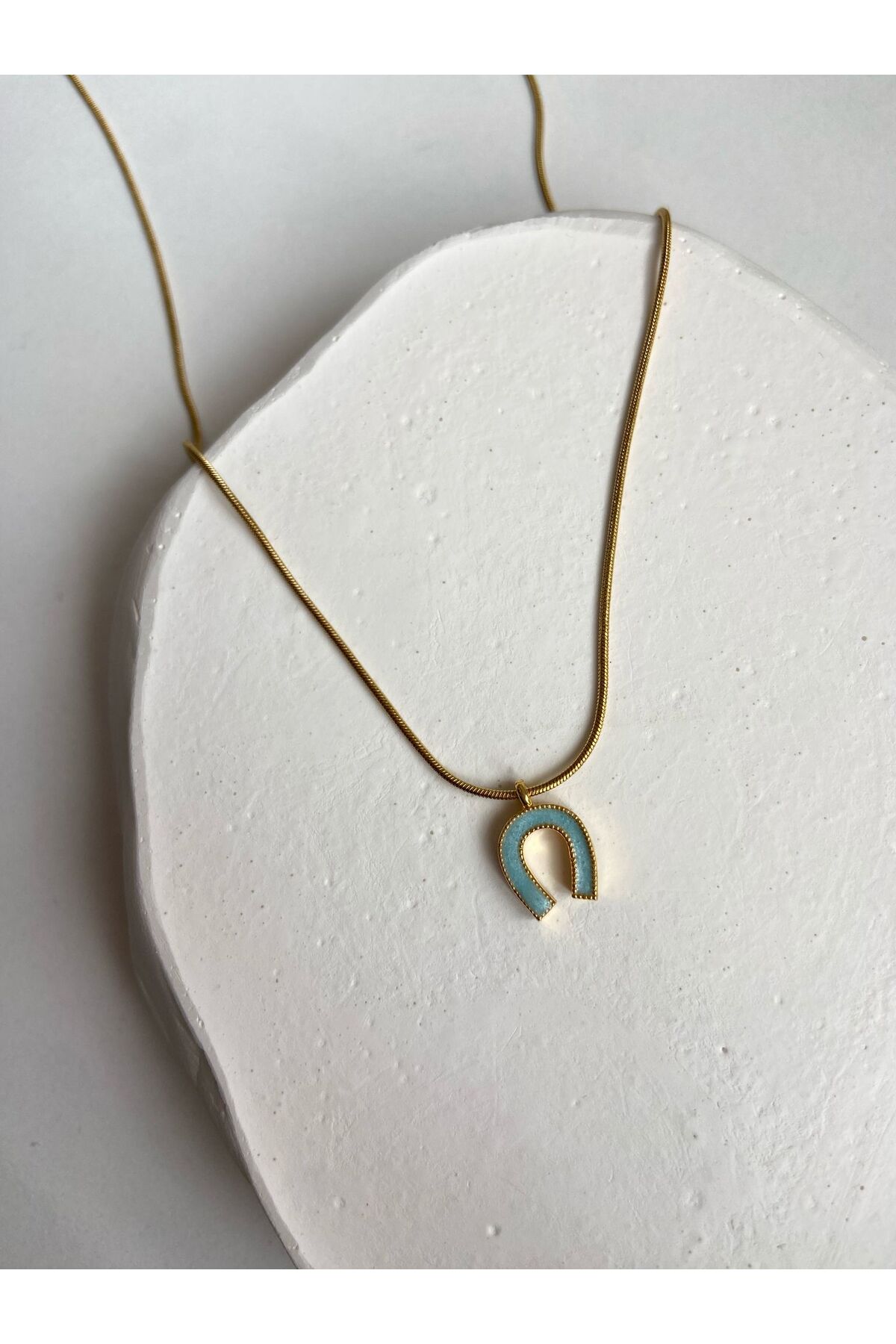Mavi Nal Charm Yılan Zincir Altın Kaplama Gold Kadın Kolye (45 cm) – Sevgililer Günü Özel - Detay Görseli 4