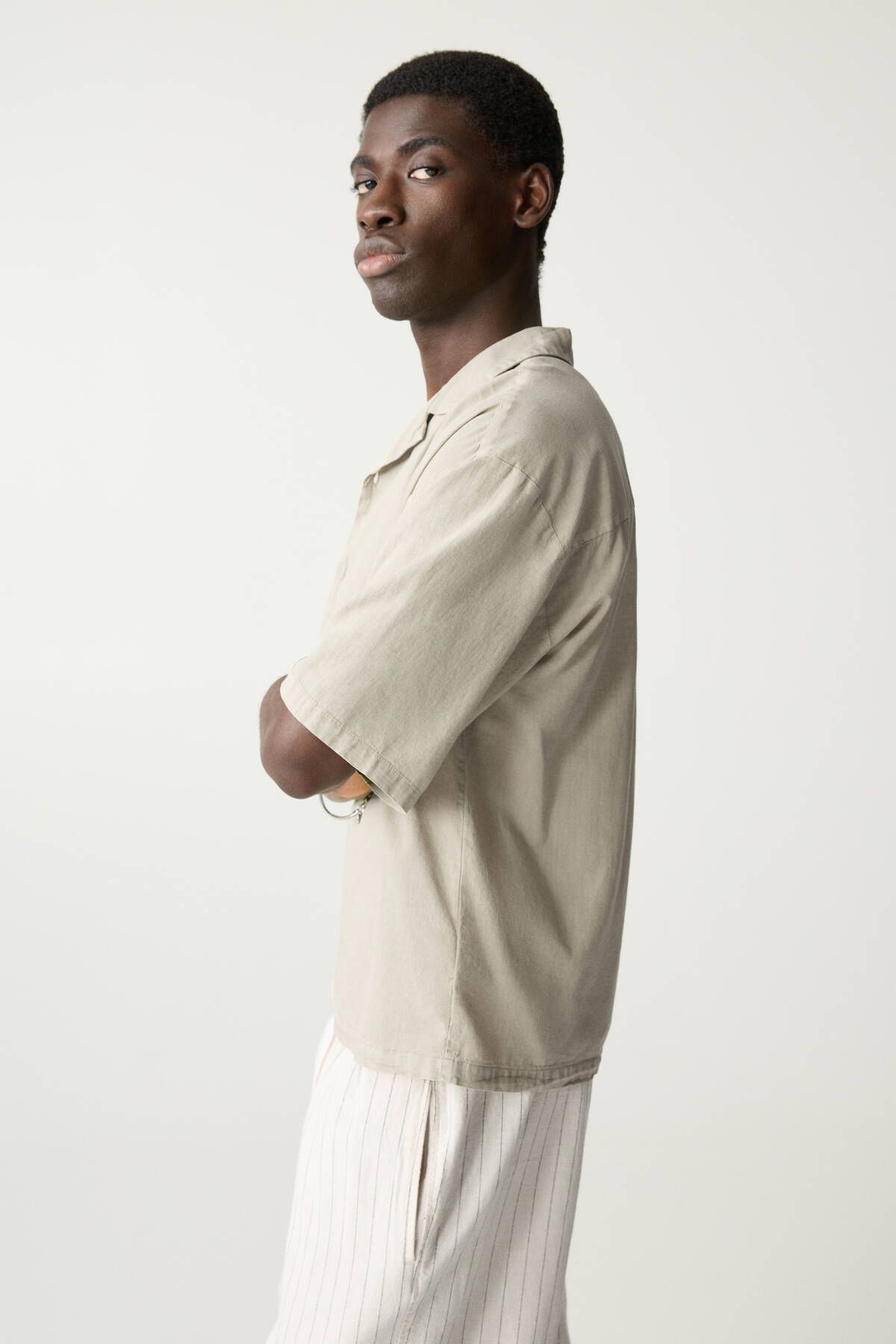 پیراهن / بلوز دکمه دار سبز مردانه آستین مخلوط و کوتاه Pull Bear Pull & Bear
