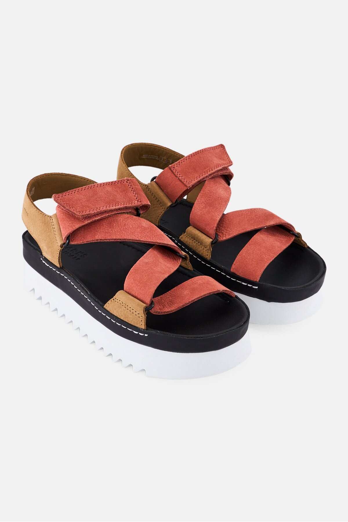 CLARKS-Women Standard Ranger Elvtd Velcro Closure Sandals, Black 1