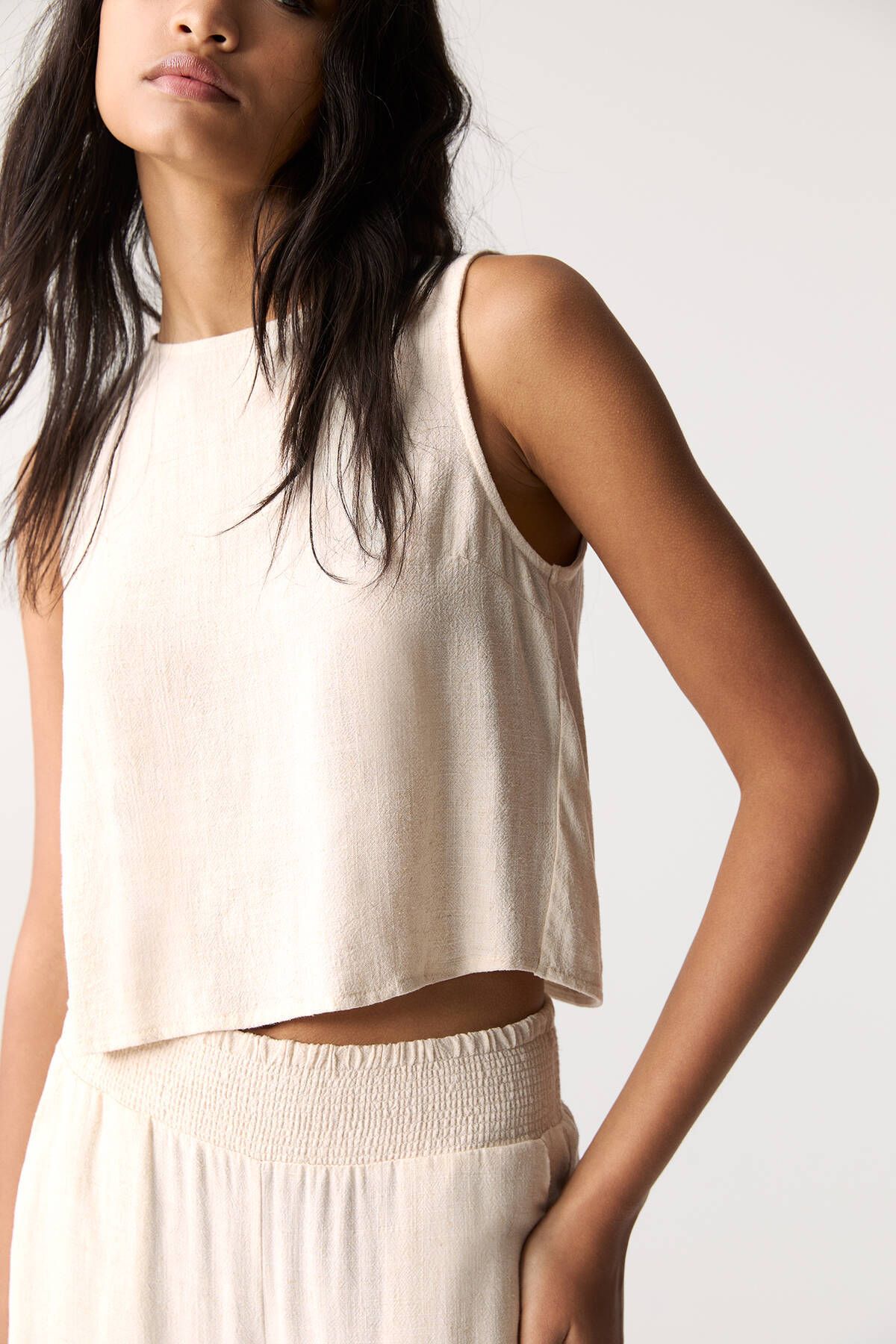 Pull & Bear-قميص ريفي بفتحة خلفية رمضان 5
