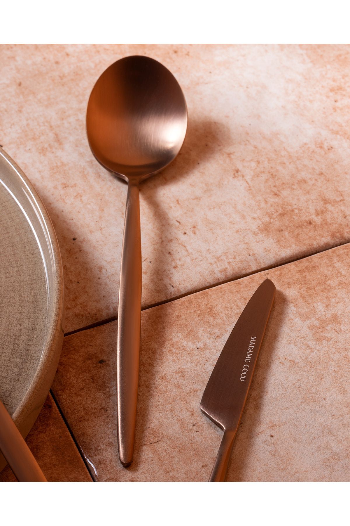 Madame Coco-Freya 18 Pieces - Bronze Spoon and Fork Knife Set 3