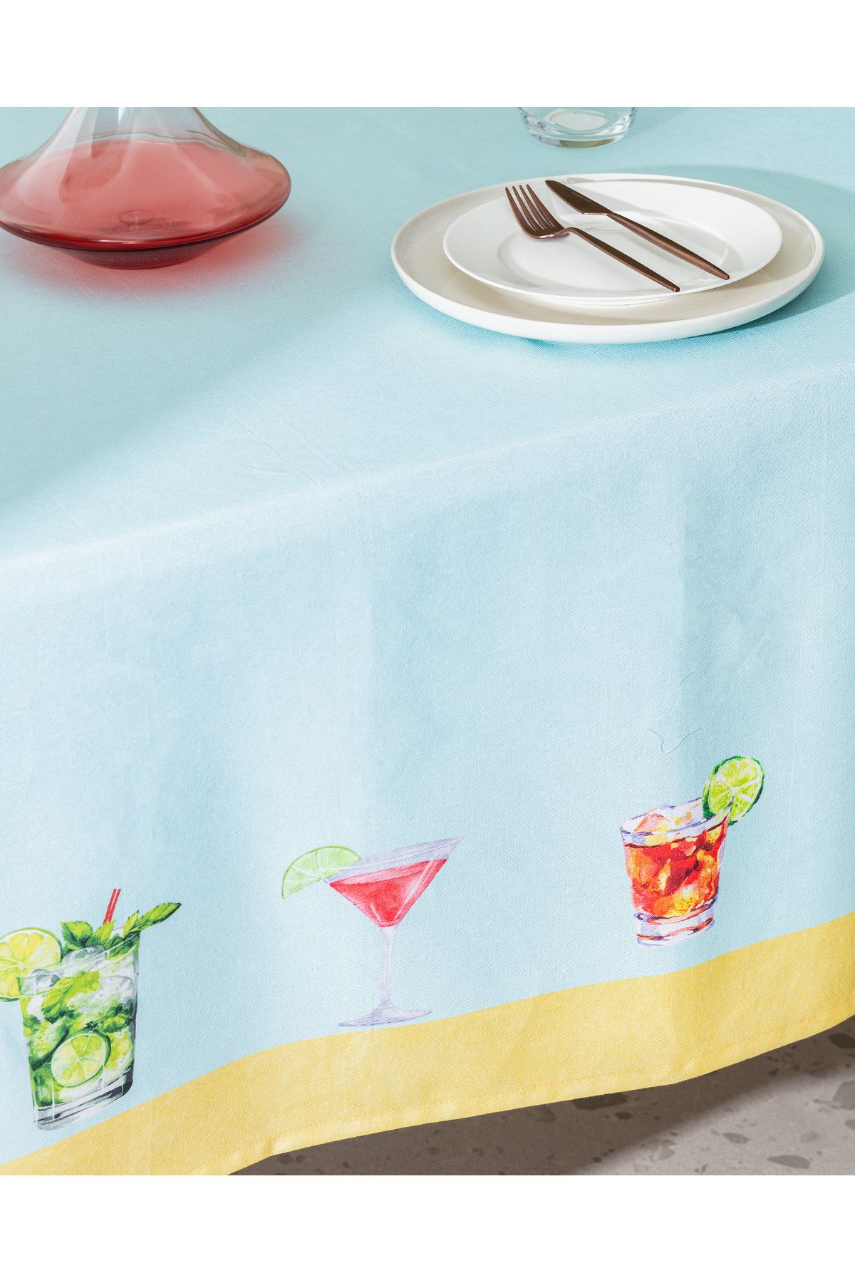 رومیزی چند رنگ سفره وین 150x200 سانتی متر Madame Coco