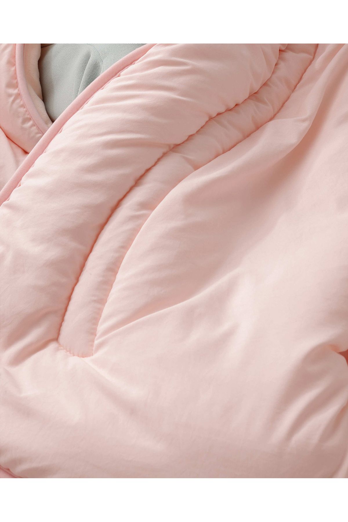 Madame Coco-Carole Single Quilt - Stylish and Comfortable Design 5