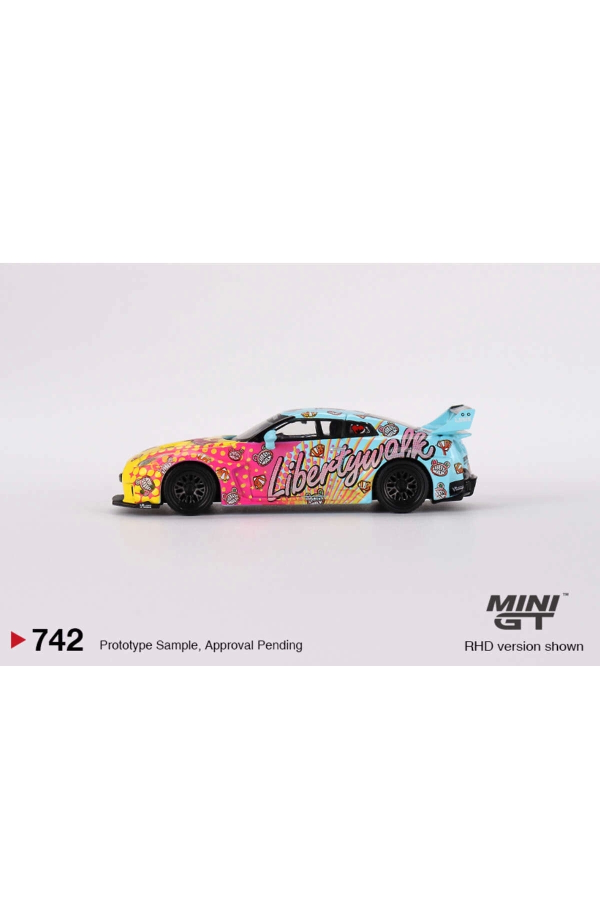 Genel Markalar MGT00742 1/64 LB-Silhouette WORKS GT NISSAN 35GT-RR Ver.1 LBWK KUMA MGT00742 fotoğrafı 4 (önizleme)