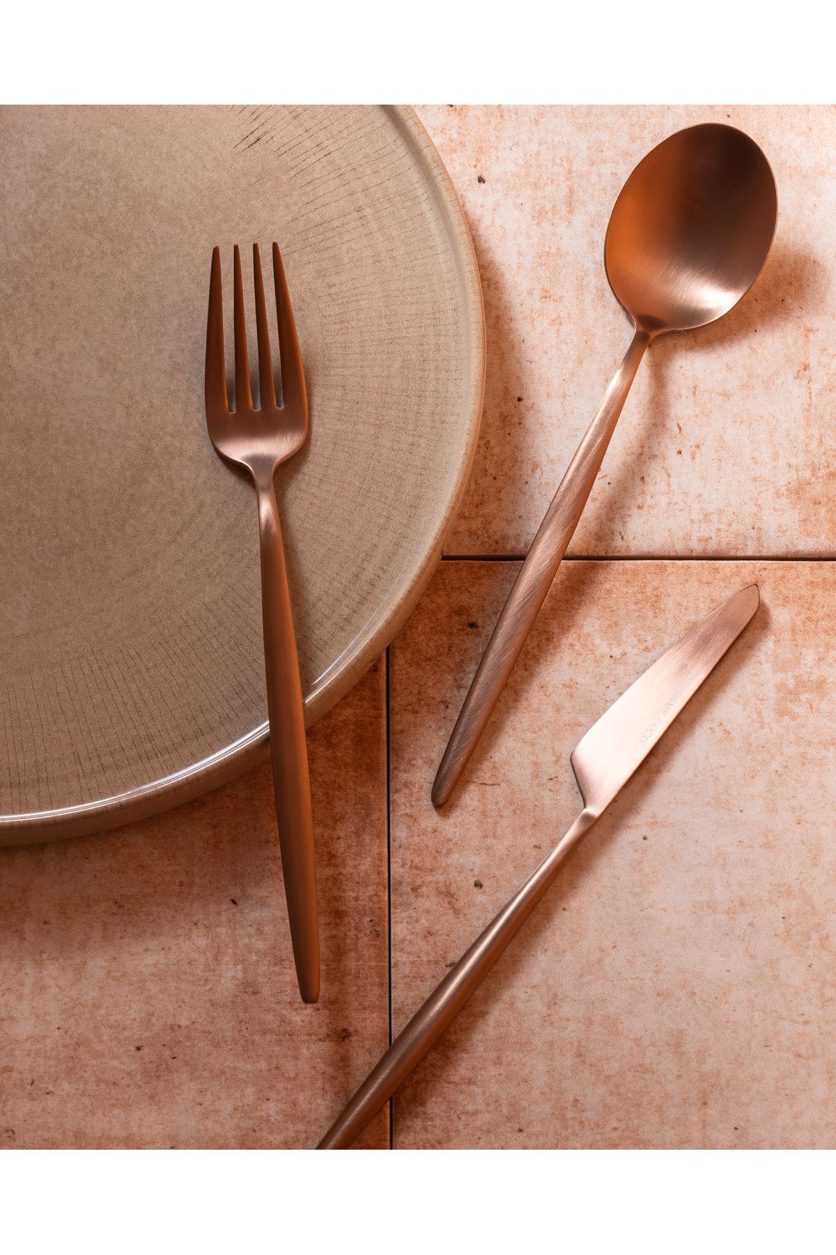Madame Coco-Freya 18 Pieces - Bronze Spoon and Fork Knife Set 2