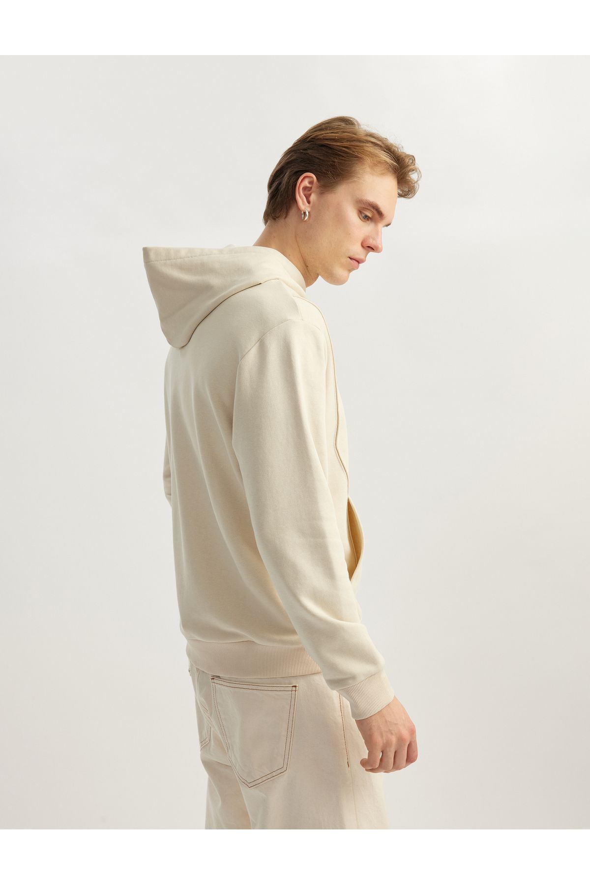 Koton Yeni Sezon Uzun Kollu Pamuk Karışımlı Cepli Slogan Baskılı Kapşonlu Sweatshirt