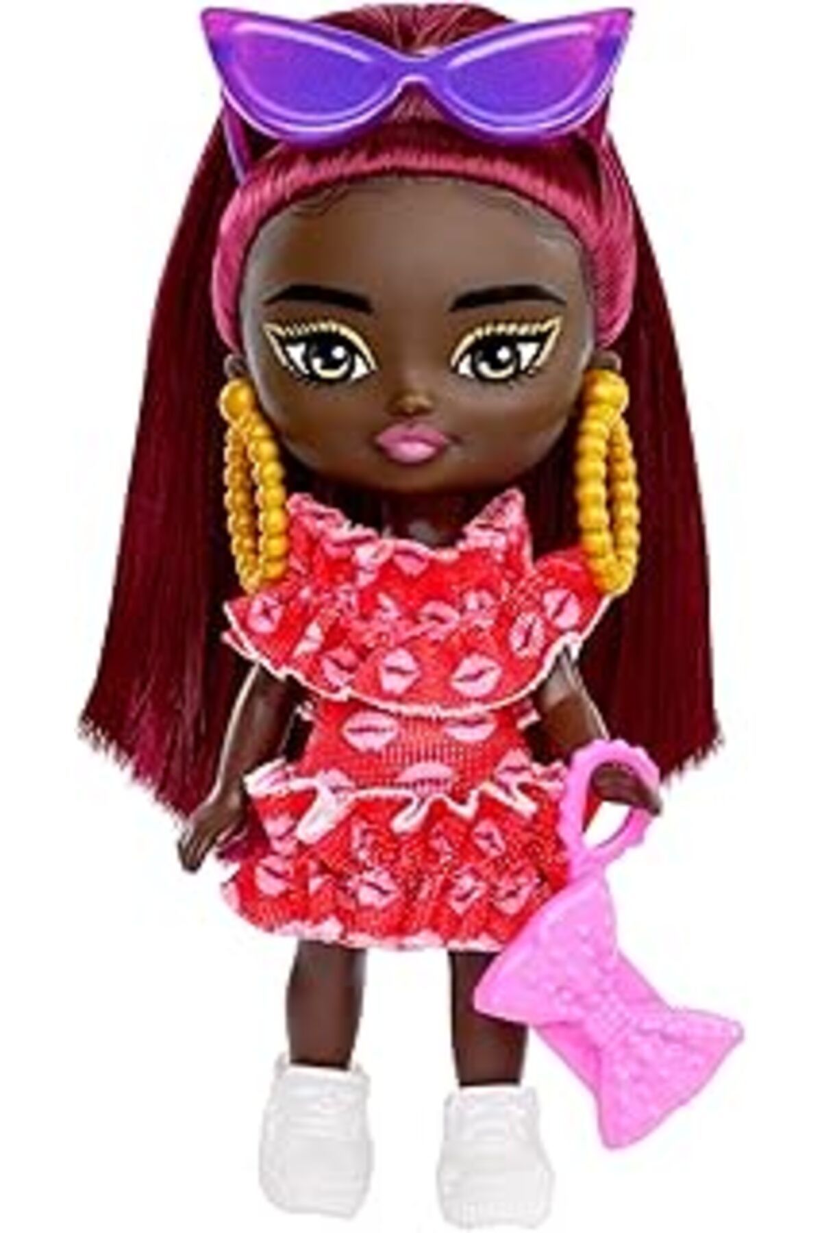 Mu Art Ahşap Bordo Saçlı Ekstra Mini Mini Bebek, Kırmızı Fırfır Elbise, Güneş Gözlüğü Ve Aksesuarları Ve Standı,