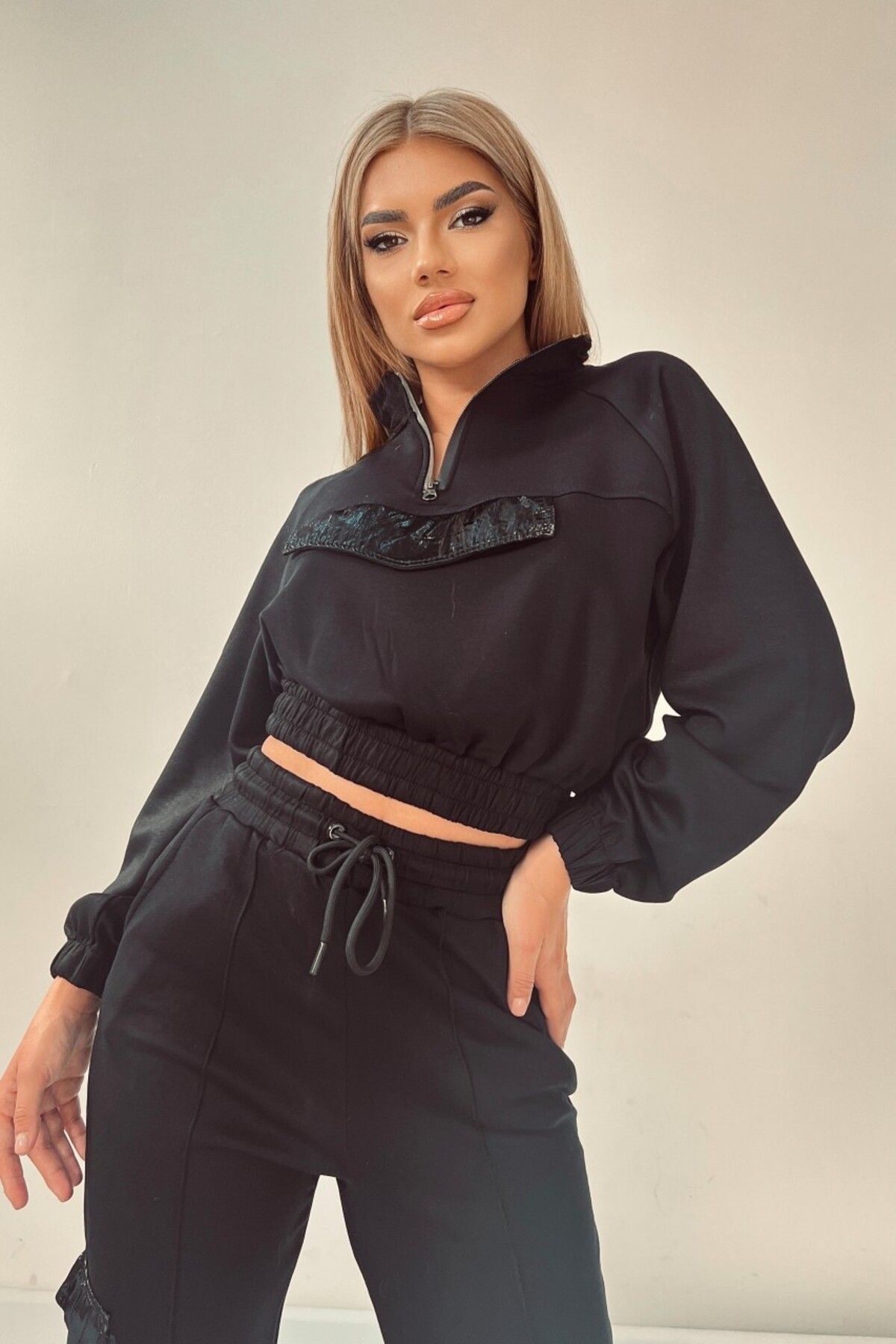 Purely Chic Trening Dama Din Bumbac Negru Cu Guler Inalt Si Buzunare Stil Cargo Femeie - S