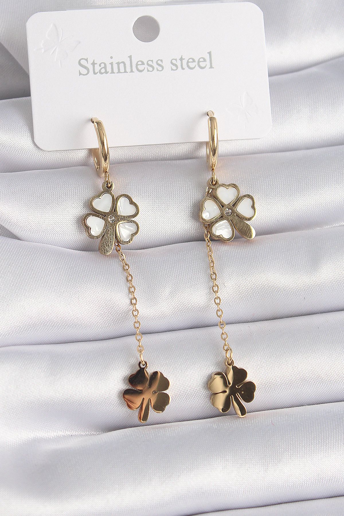 LovelymCo 316L Çelik Gold Renk Sedefli Yonca Model Zirkon Taş Detay Kadın Küpe - Lisinya