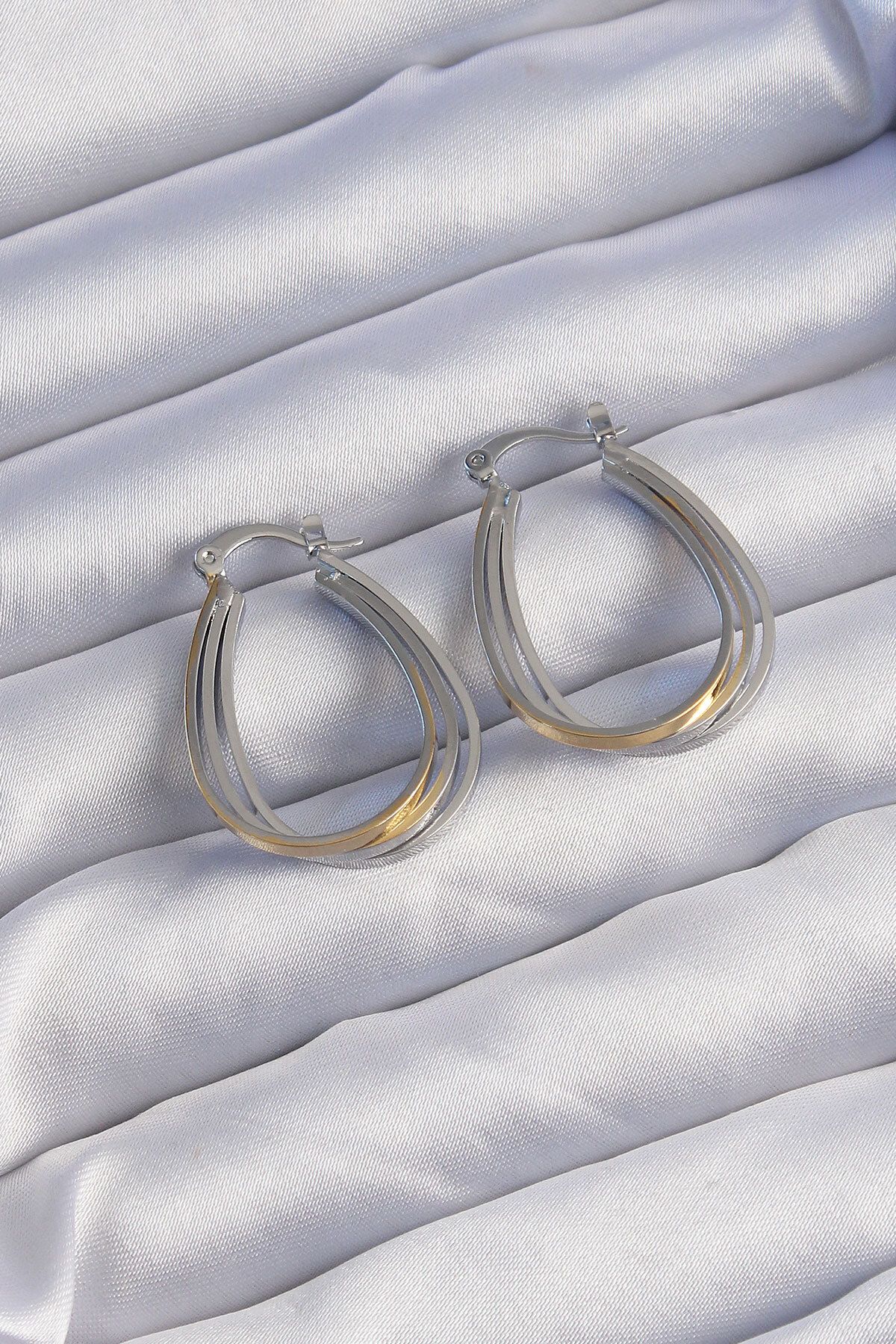 LovelymCo Pirinç Gold Gümüş Renkli Oval Çoklu Görünümlü Küpe - Lisinya