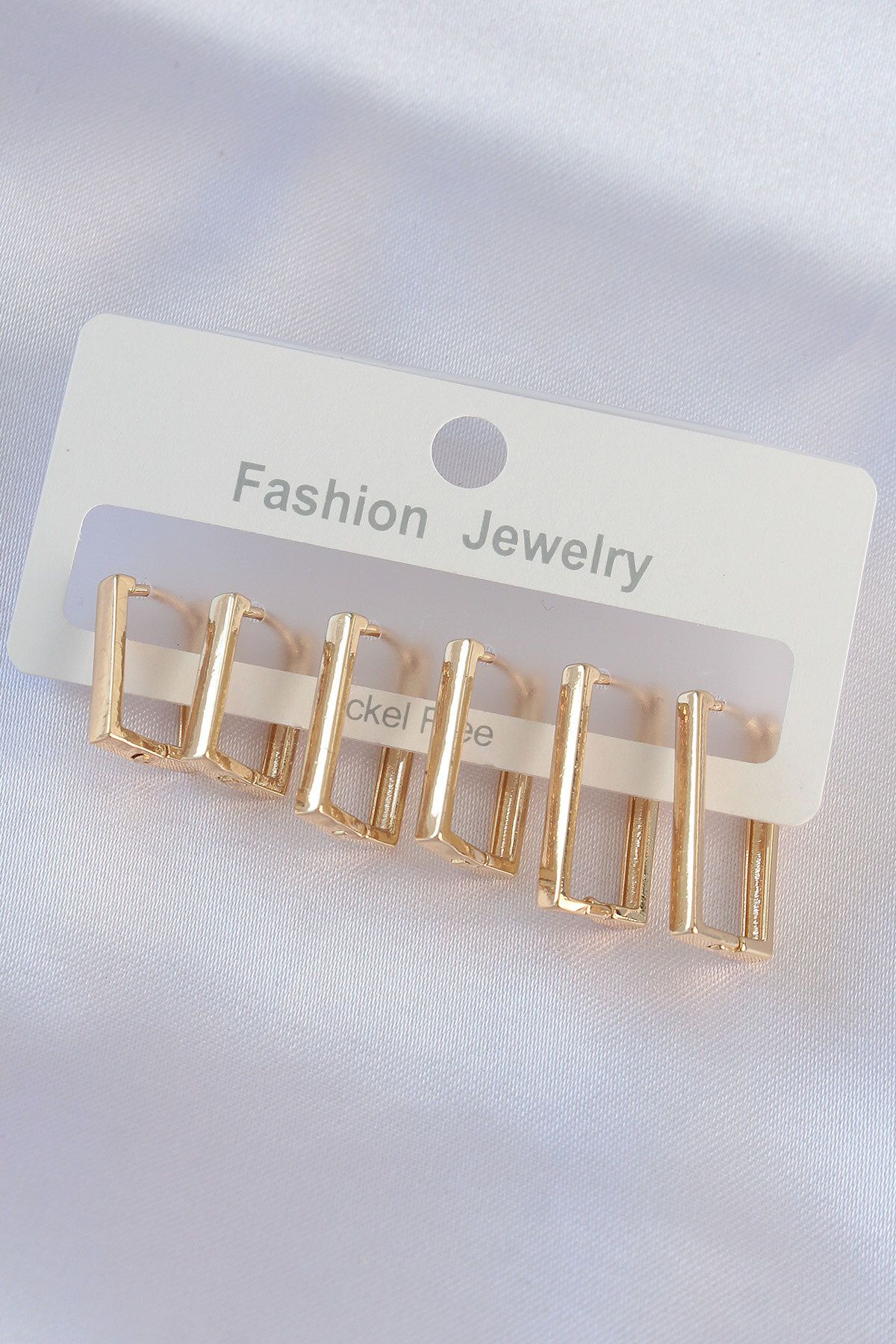 LovelymCo Pirinç Gold Renk Dikdörtgen Model Küpe Seti - Lisinya