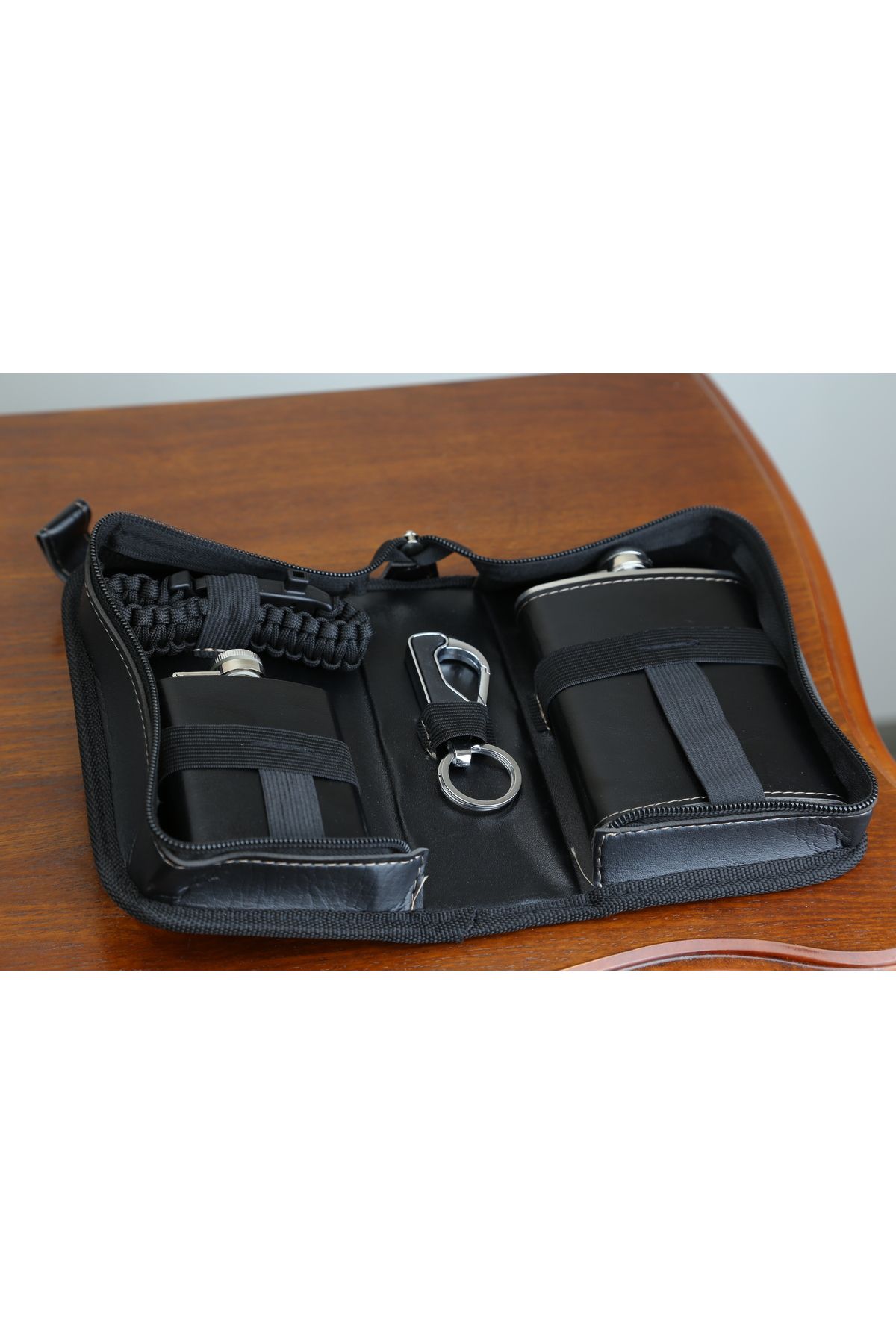 imsaconcept-Set of 2 Water Bottles with Special Leather Bag 9.oz - 4.oz 3
