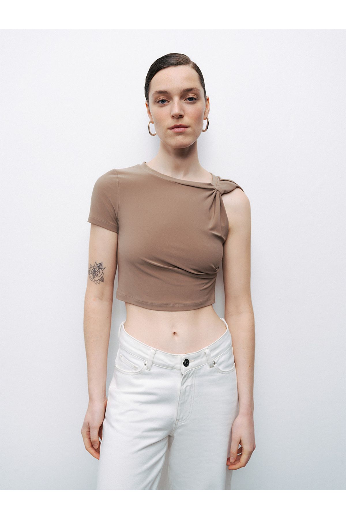 Nocturne-Crop Top cu detaliu răsucit 1