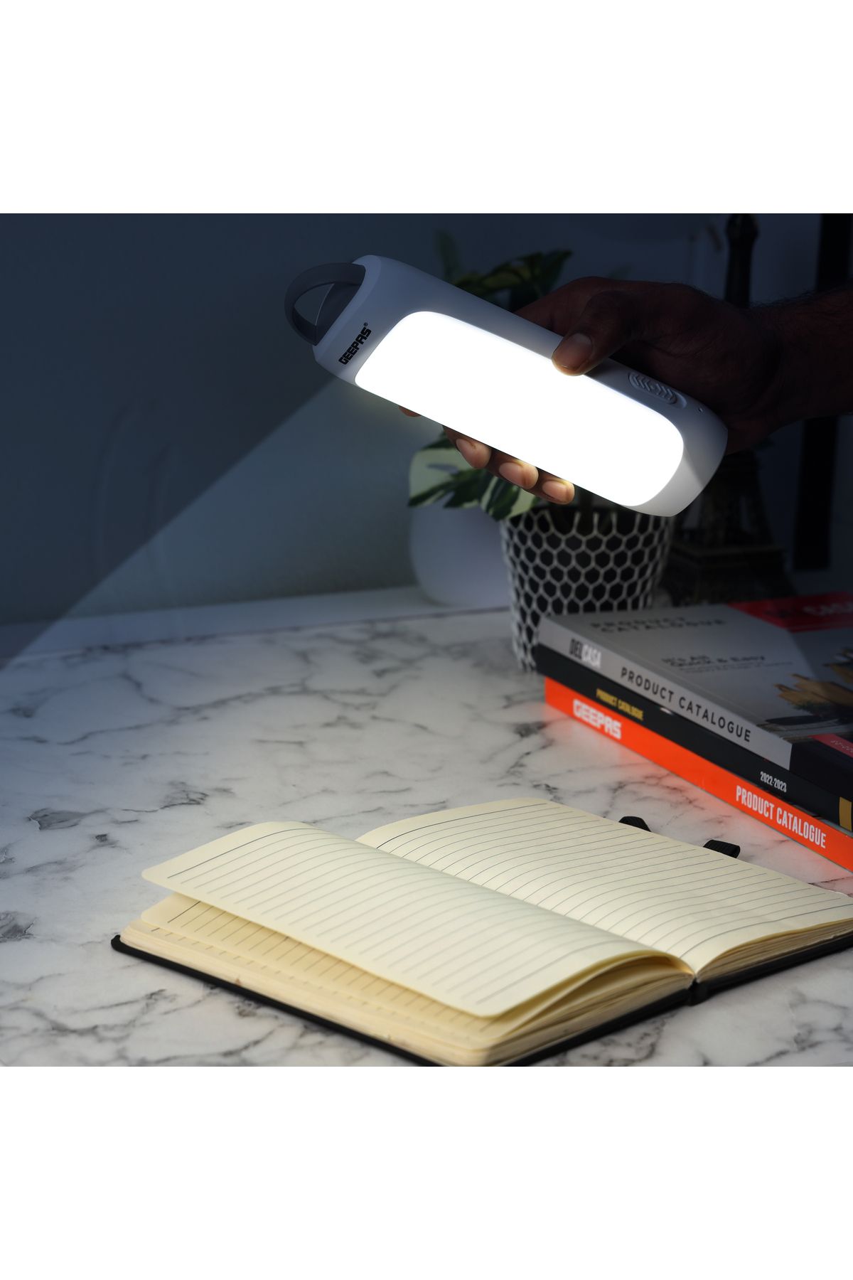 Geepas-Rechargeable Emergency Lantern- Energy Efficient Design, 30 Pieces 0.5 W LEDs, and 5 Hours Working 4