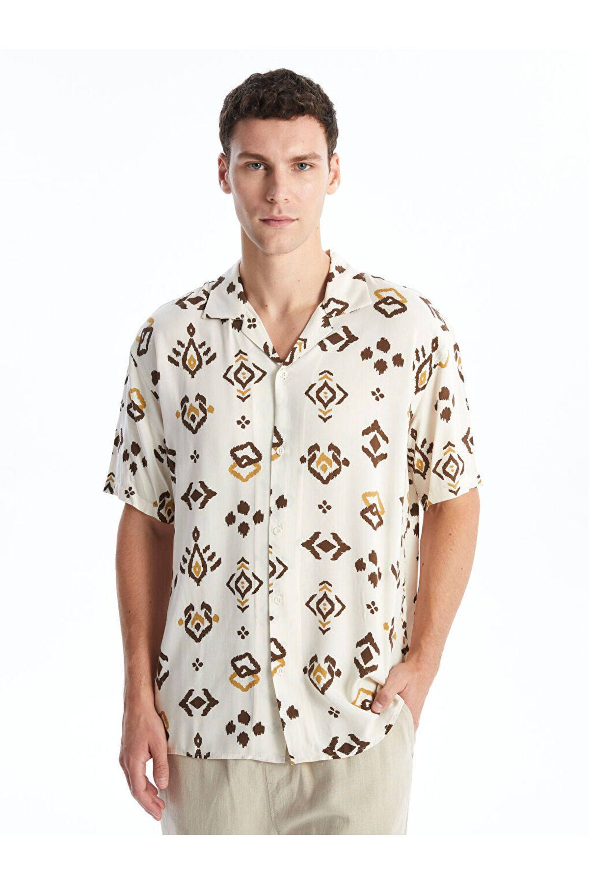 LC Waikiki Yeni Sezon Regular Fit Kisa Kollu Desenli Viskon Erkek Gomlek - S4NT15Z8