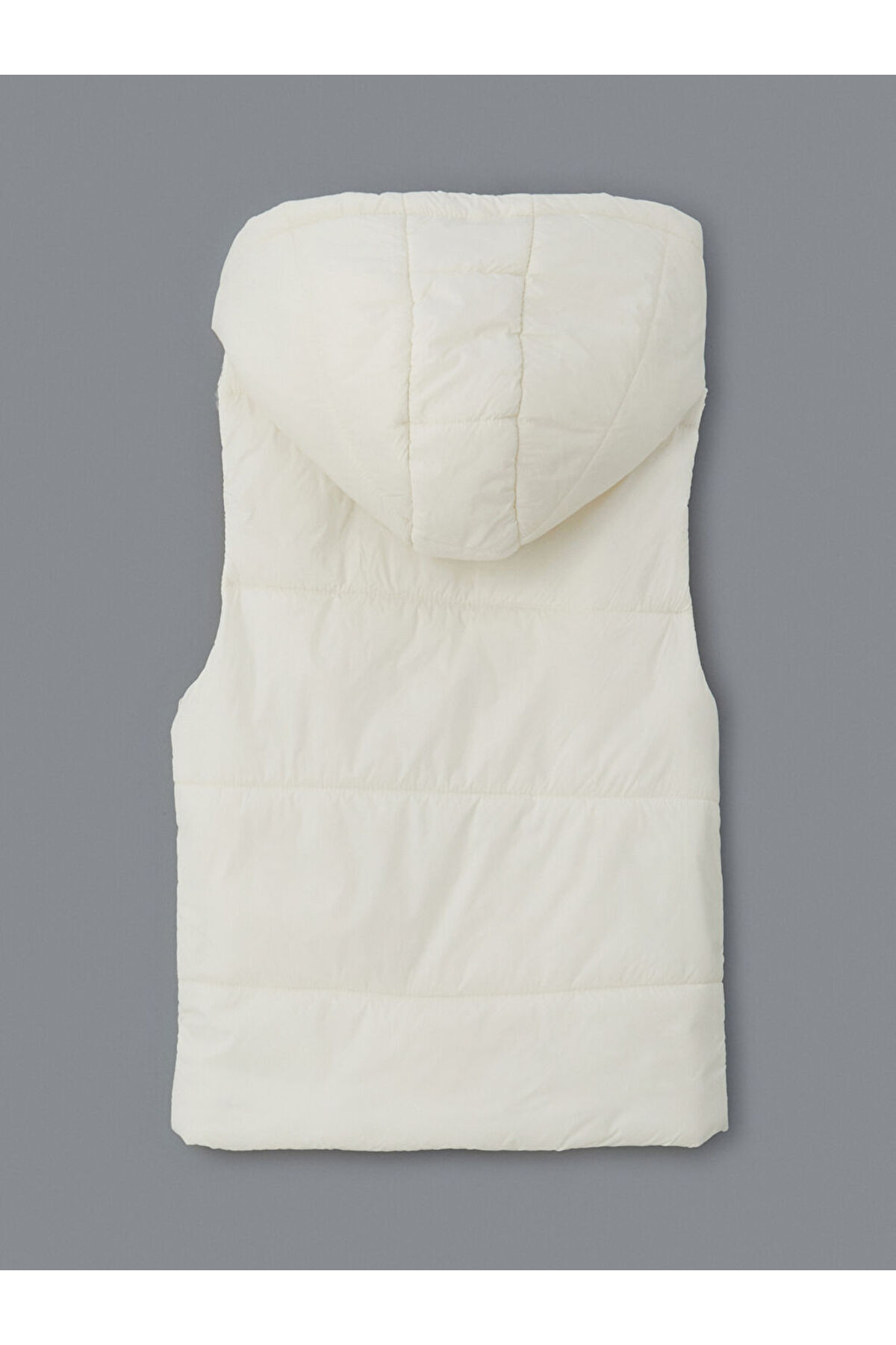 LC Waikiki-Hooded Boy's Puffer Vest 2