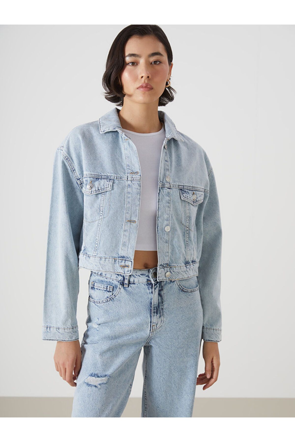 LC Waikiki Yeni Sezon Gomlek Yaka Oversize Crop Kadin Jean Ceket - S59898Z8