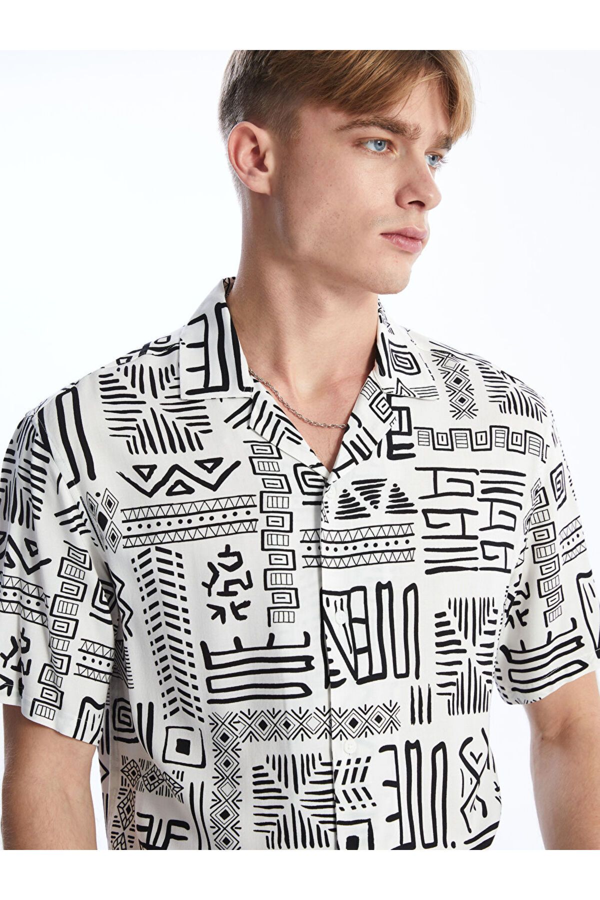 LC Waikiki Yeni Sezon Regular Fit Kisa Kollu Desenli Viskon Erkek Gomlek - S4AJ30Z8