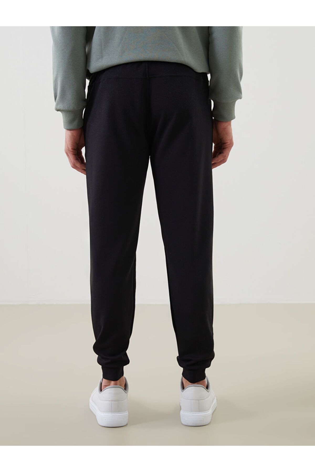 LC Waikiki-Create Your Style from Uzg Store |   Standard Fit Men's Jogger Sweatpants 5