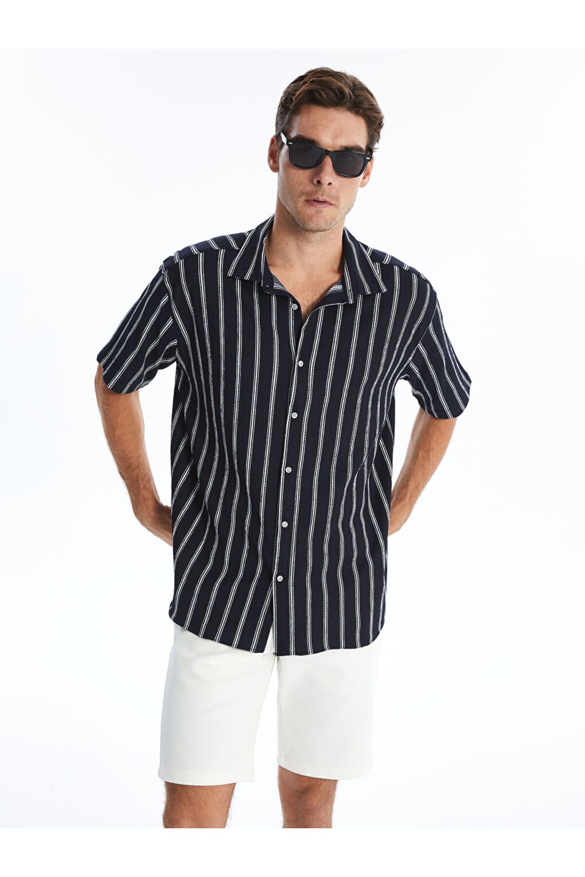 LC Waikiki Yeni Sezon Regular Fit Kisa Kollu Cizgili Erkek Gomlek - S45848Z8
