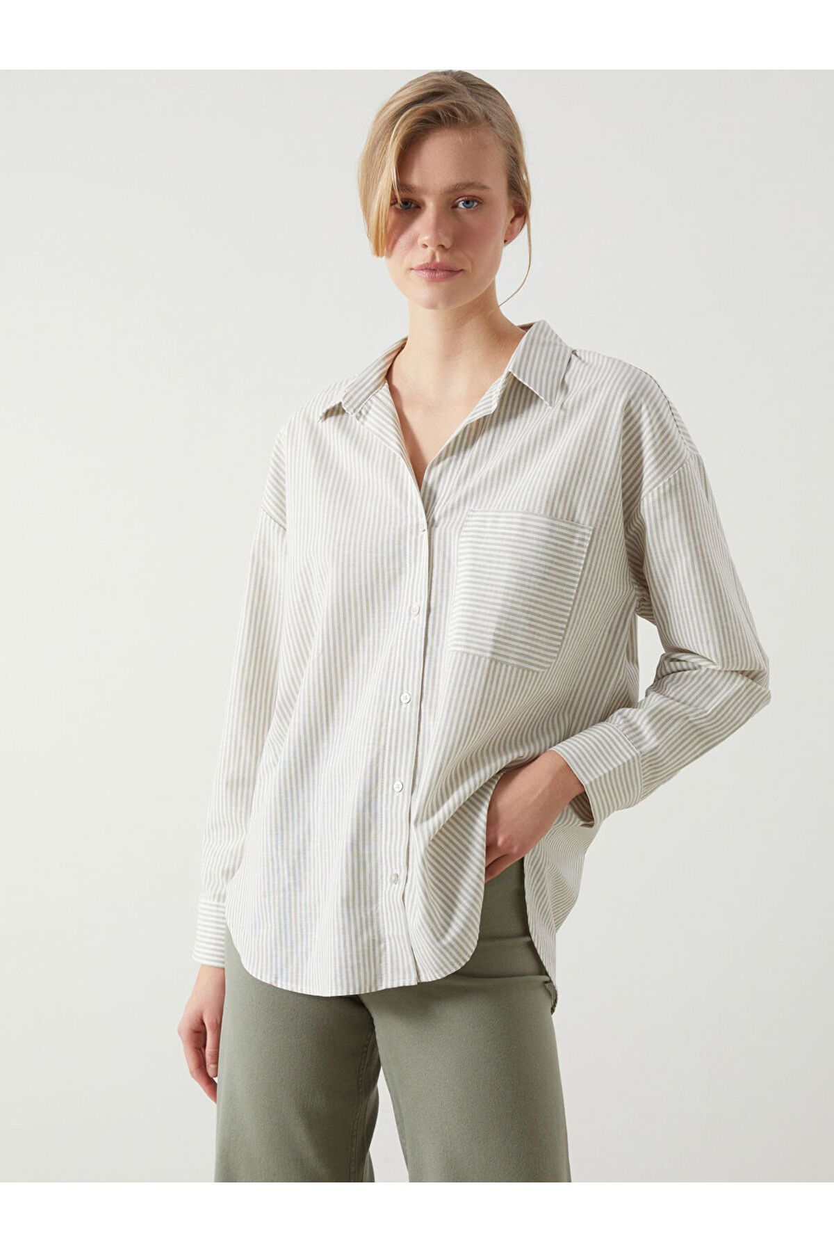 LC Waikiki Yeni Sezon Cizgili Oversize Keten Karisimli Kadin Gomlek - S5I089Z8