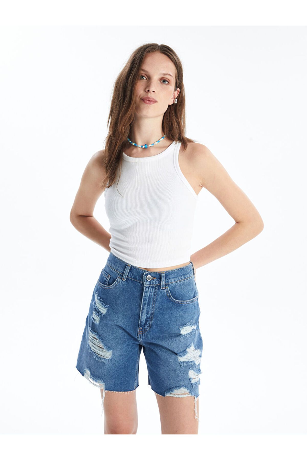 LC Waikiki LCW Bermuda Fit Yırtık Detaylı Kadın Jean Şort