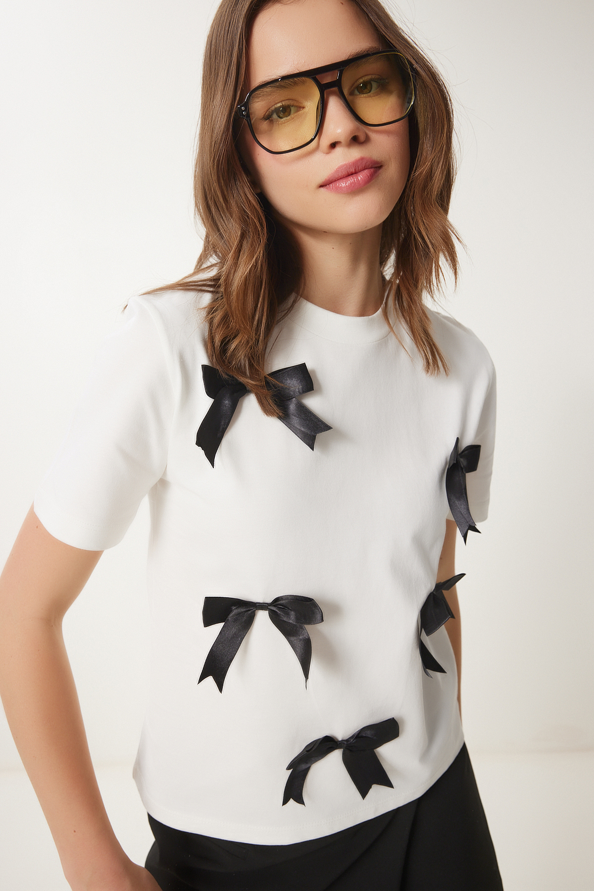 Happiness İstanbul  Kadın Ekru Fiyonklu Pamuklu Örme T-Shirt CR00453 - Görsel 3