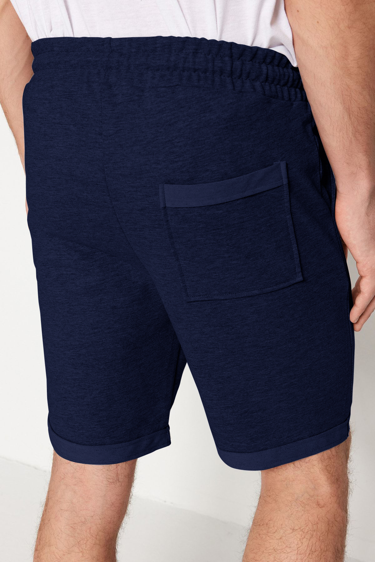 Trendyolmilla  Indigo Regular/Normal Kesim Orta Boy Lastik Belli Bağcıklı Duble Paça Şort TMNSS21SR0046 - Görsel 11