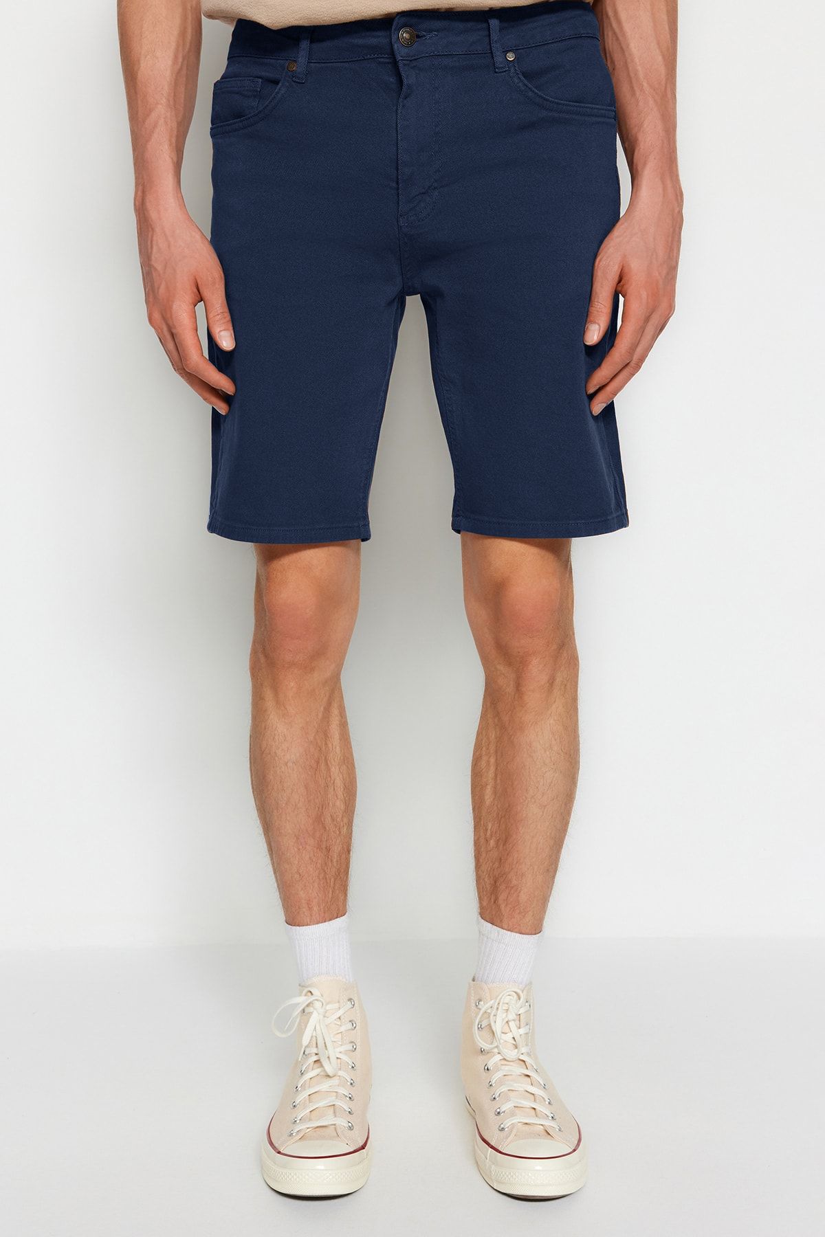Trendyol Collection-Indigo Regular šortky a bermudy TMNSS23SR00067 1