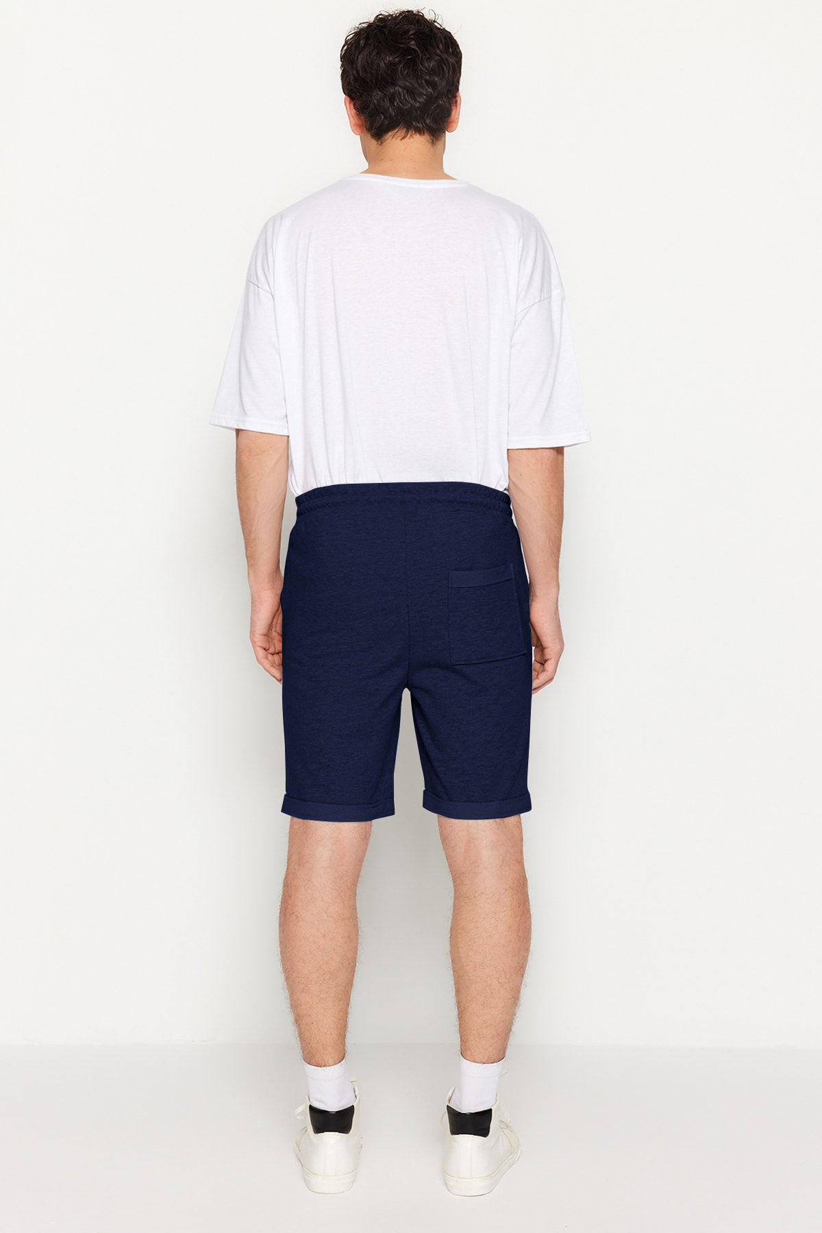 Trendyolmilla  Indigo Regular/Normal Kesim Orta Boy Lastik Belli Bağcıklı Duble Paça Şort TMNSS21SR0046 - Görsel 12