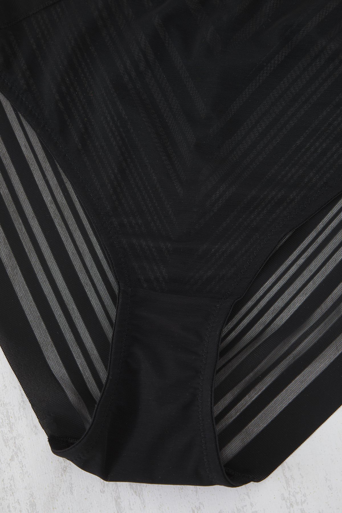 Trendyol Curve-Schwarz gestreiftes transparentes Höschen in Übergröße TBBSS25CM00005 3