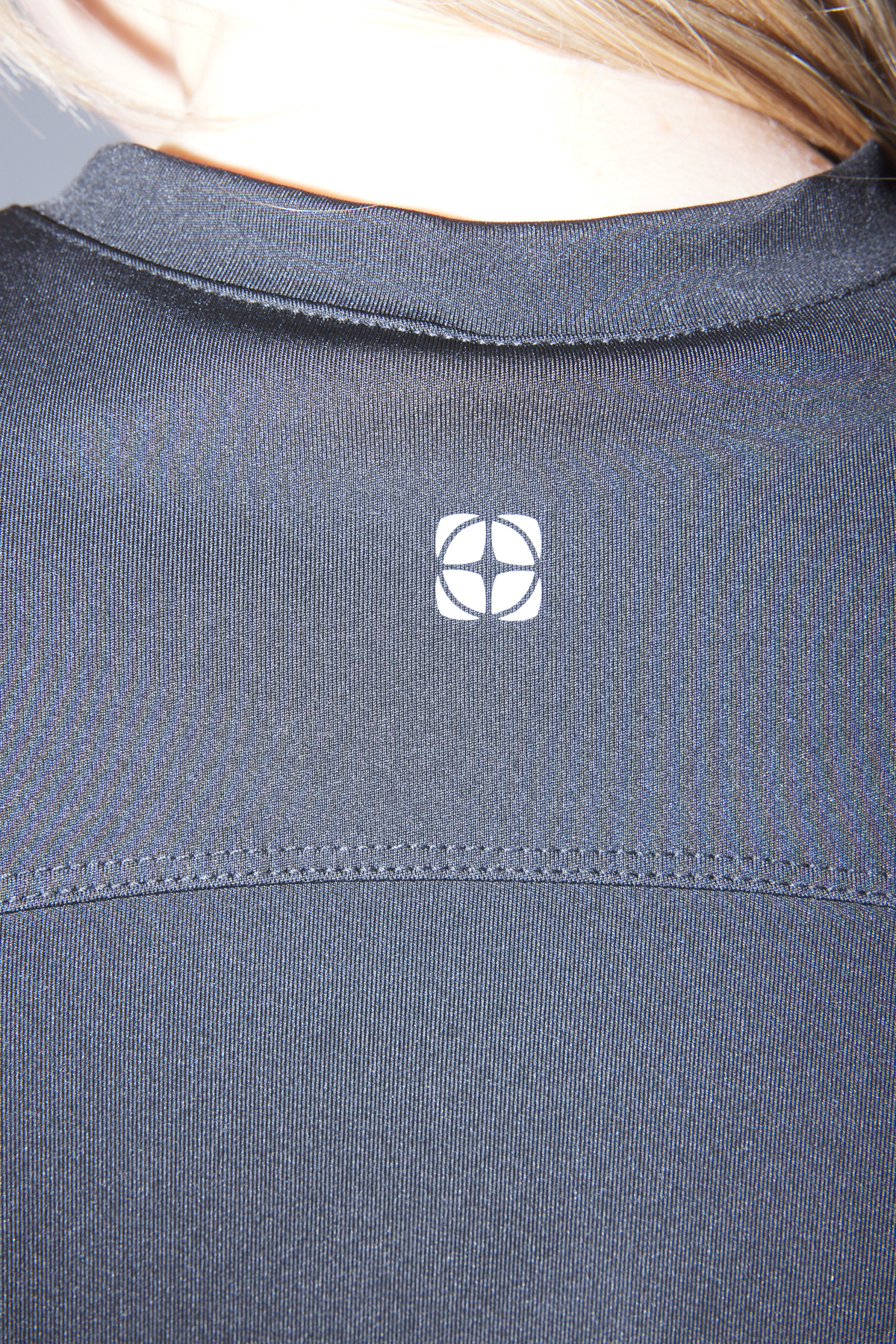 Trendyolmilla  Siyah Dalgıç/Scuba Kumaş Kruvaze Sırt Detaylı Crop Örme Spor T-Shirt THMSS25TS00006 - Görsel 3