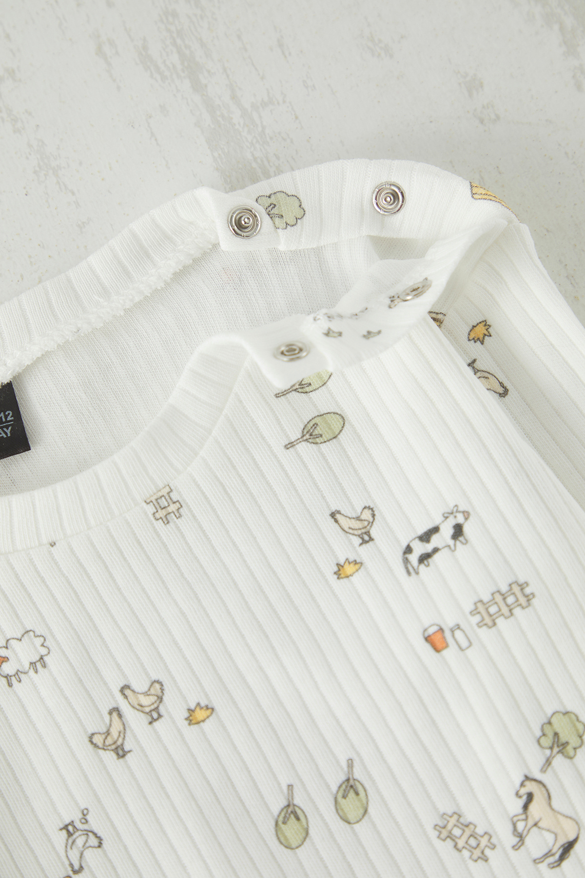 trendyolkids-boys-ecru-printed-long-casualdai