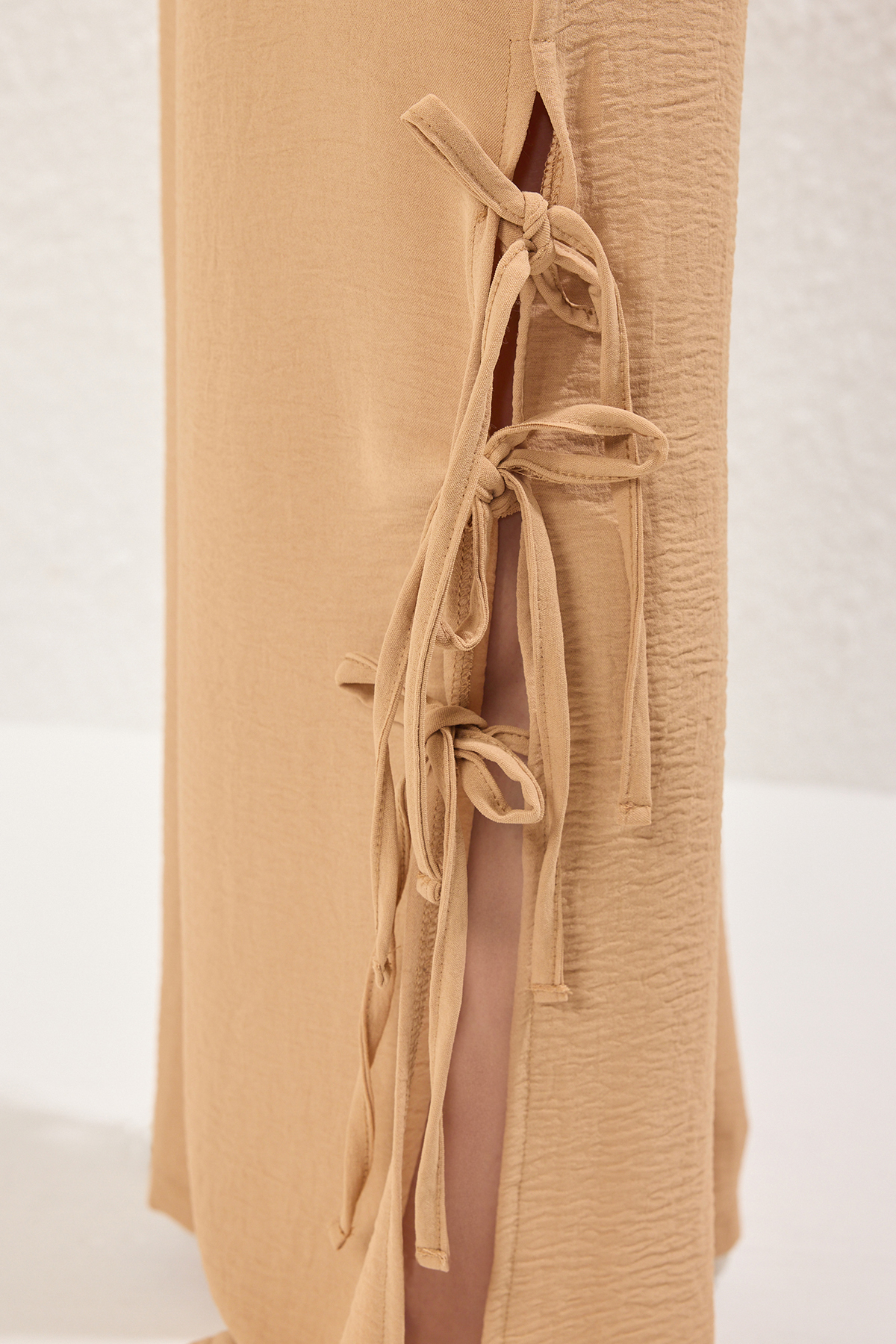 Trendyolmilla  Camel Aerobin Paça Yırtmaç Fiyonk Detaylı Geniş Paça Pantolon TWOSS25PL00089 Palazzo - Görsel 4