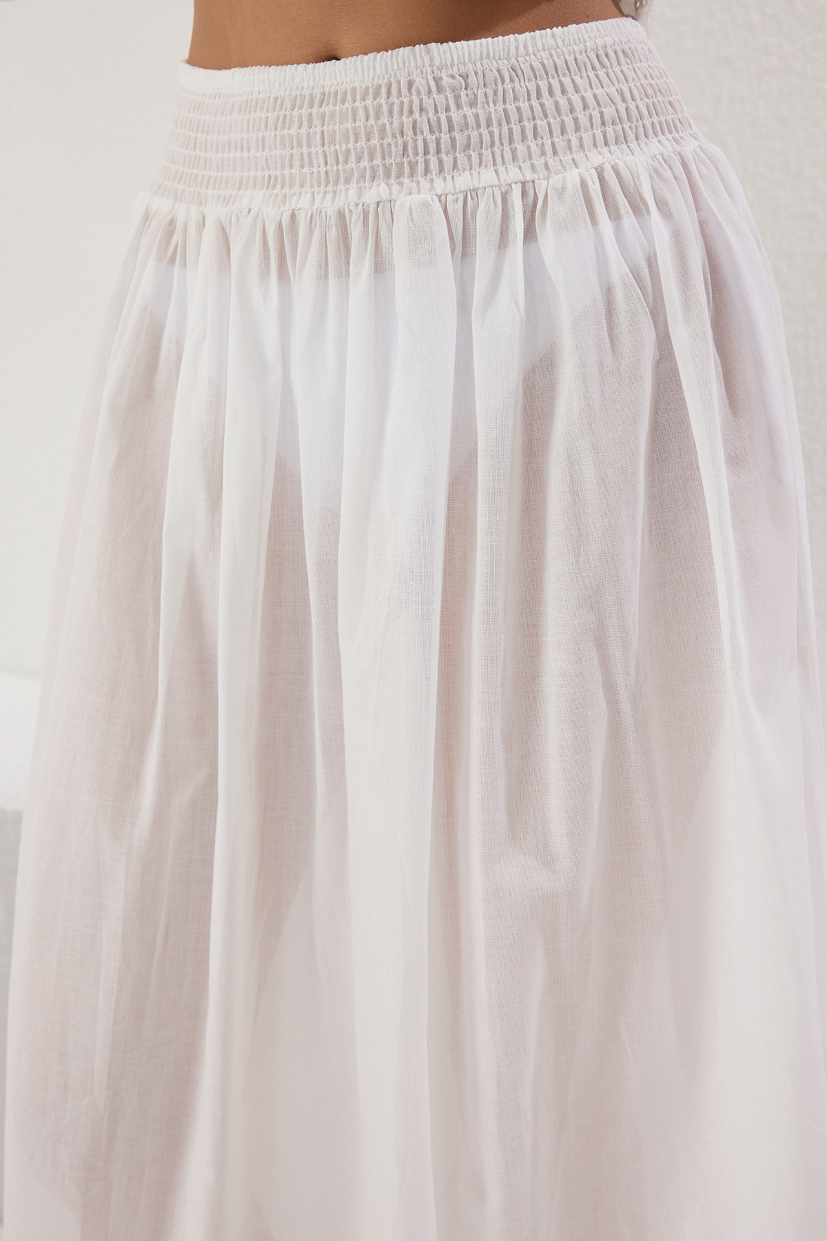 Trendyolmilla  Ekru Dokuma Brodeli %100 Pamuk Plaj Bluz-Etek Takım TBESS25AU00042 - Görsel 4