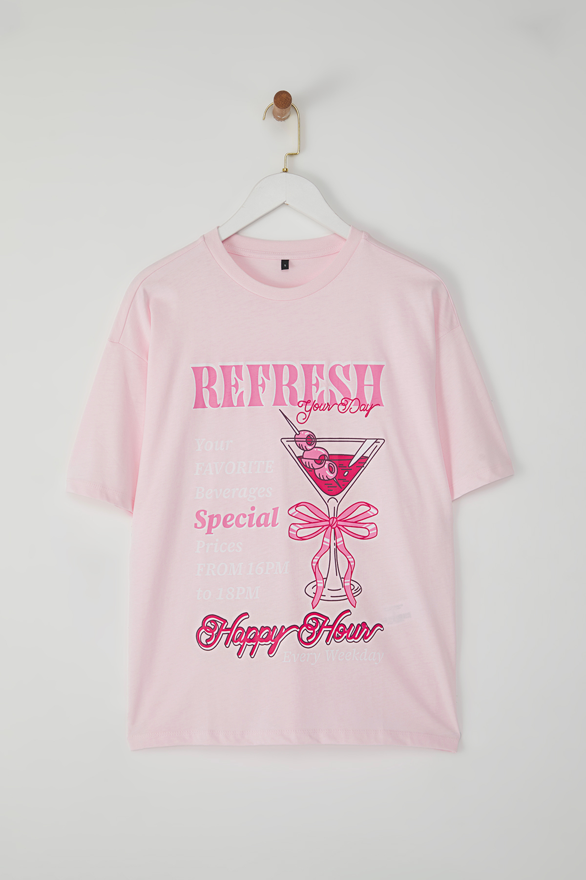 Trendyolmilla  Açık Pembe %100 Kalın Pamuklu Kokteyl Baskılı Oversize/Geniş Kesim Örme T-Shirt TWOSS25TS00163 - Görsel 6