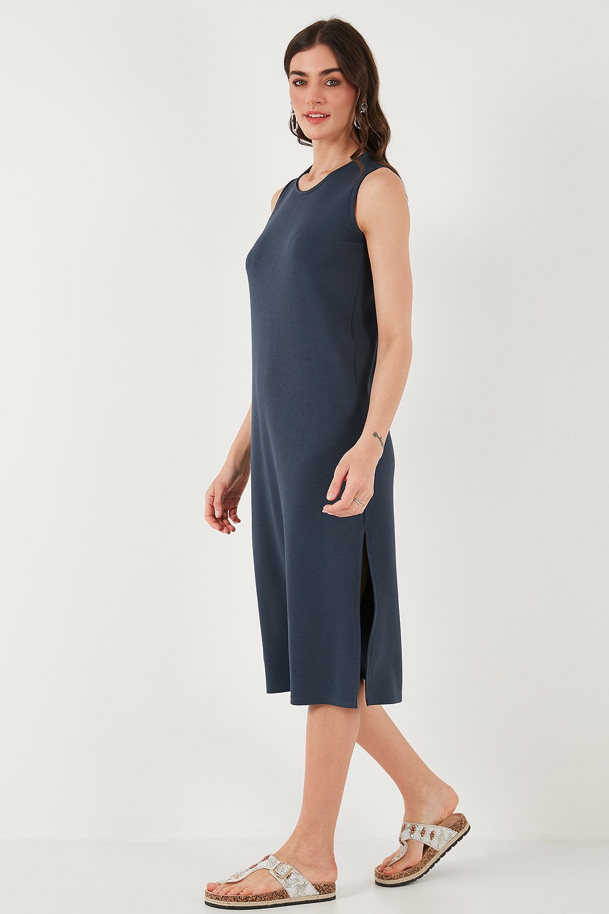 Regular Fit Bisiklet Yaka Yırtmaç Detaylı Basic Midi Elbise ELBİSE 5866160 - 6