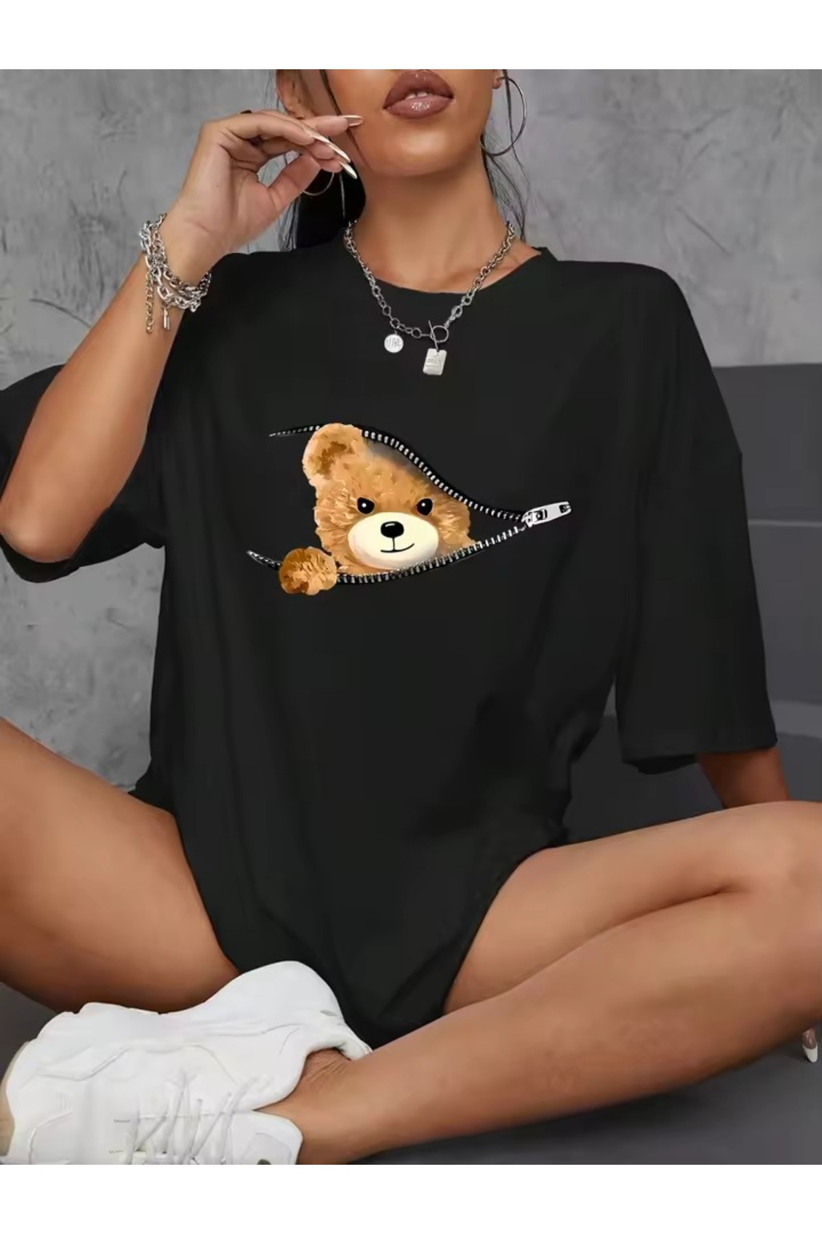 Women's Black Zipper Bear Printed Oversize T-Shirt