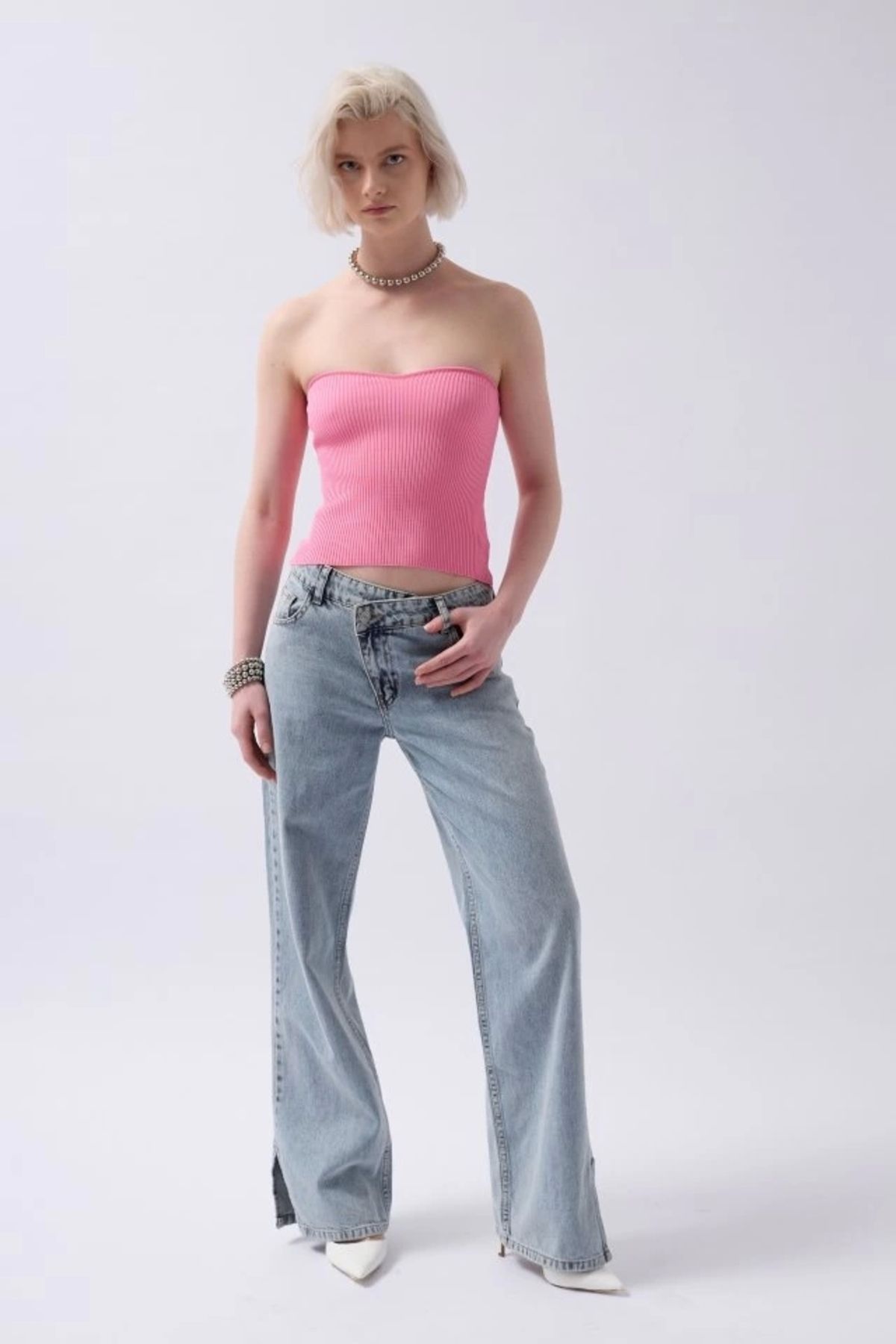 Butik-Strapless Textured Crop 1