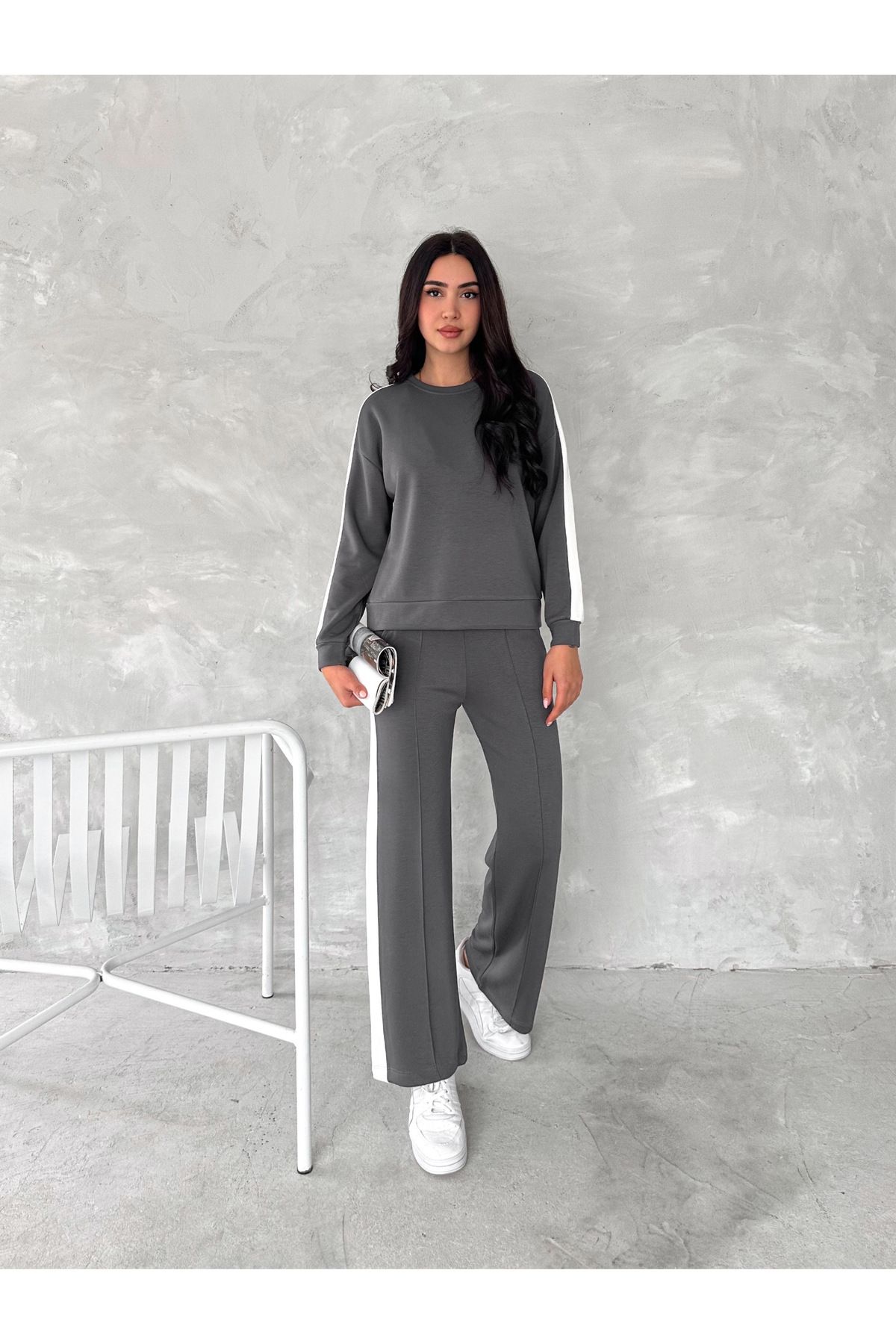 fiolin-Soft Texture Modal Fabric Garnished Tracksuit Set 2